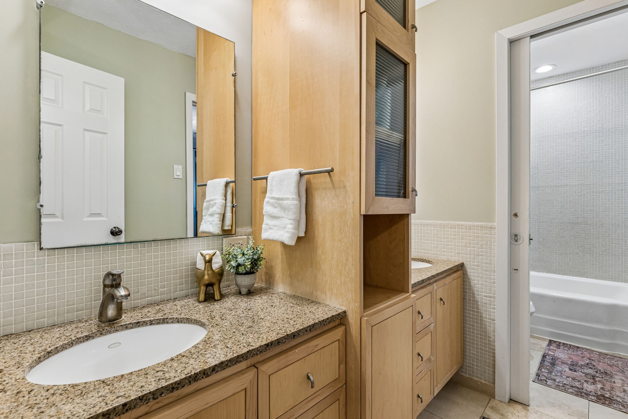 9469 Gatetrail Drive