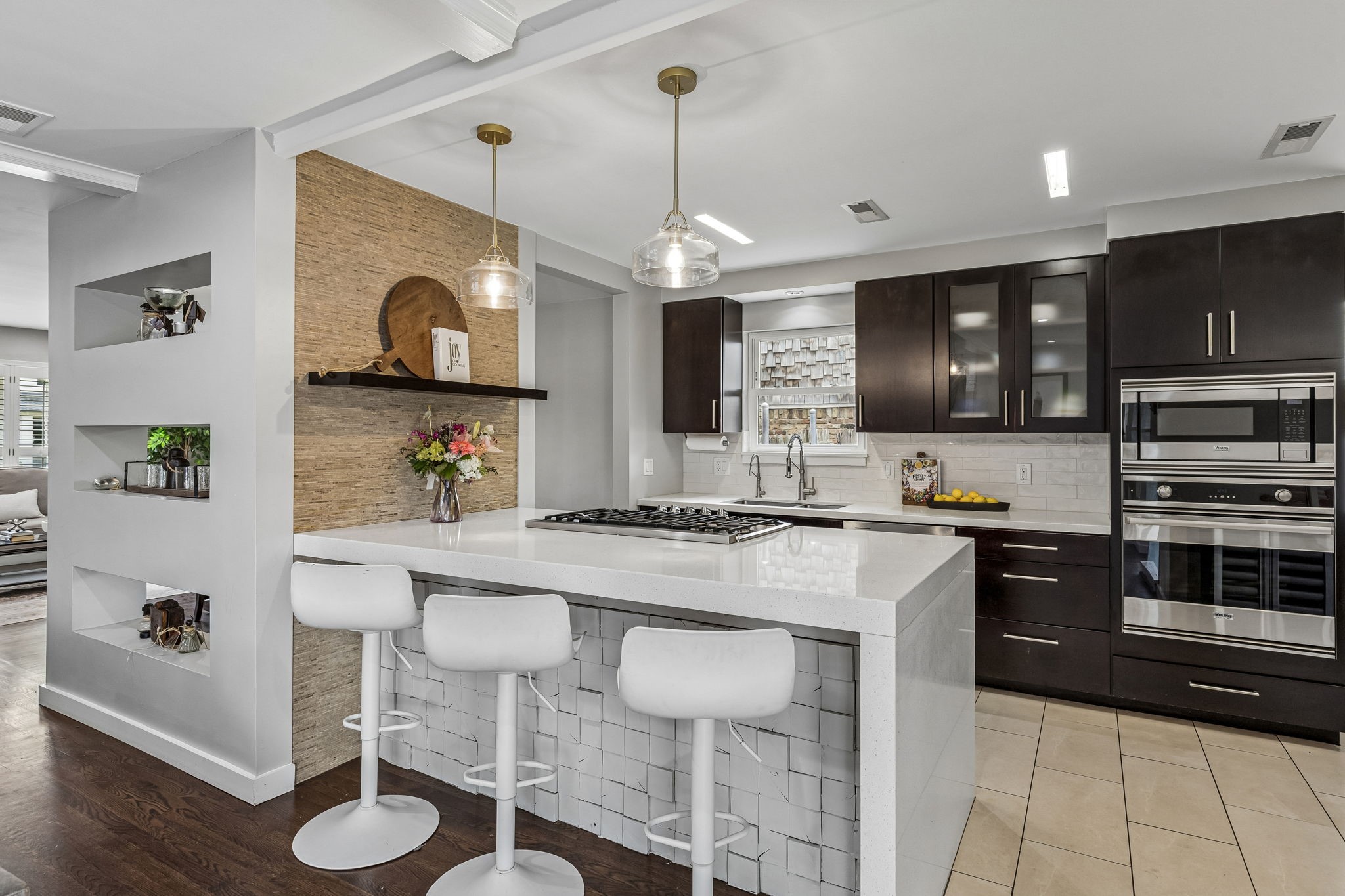 9469 Gatetrail Drive