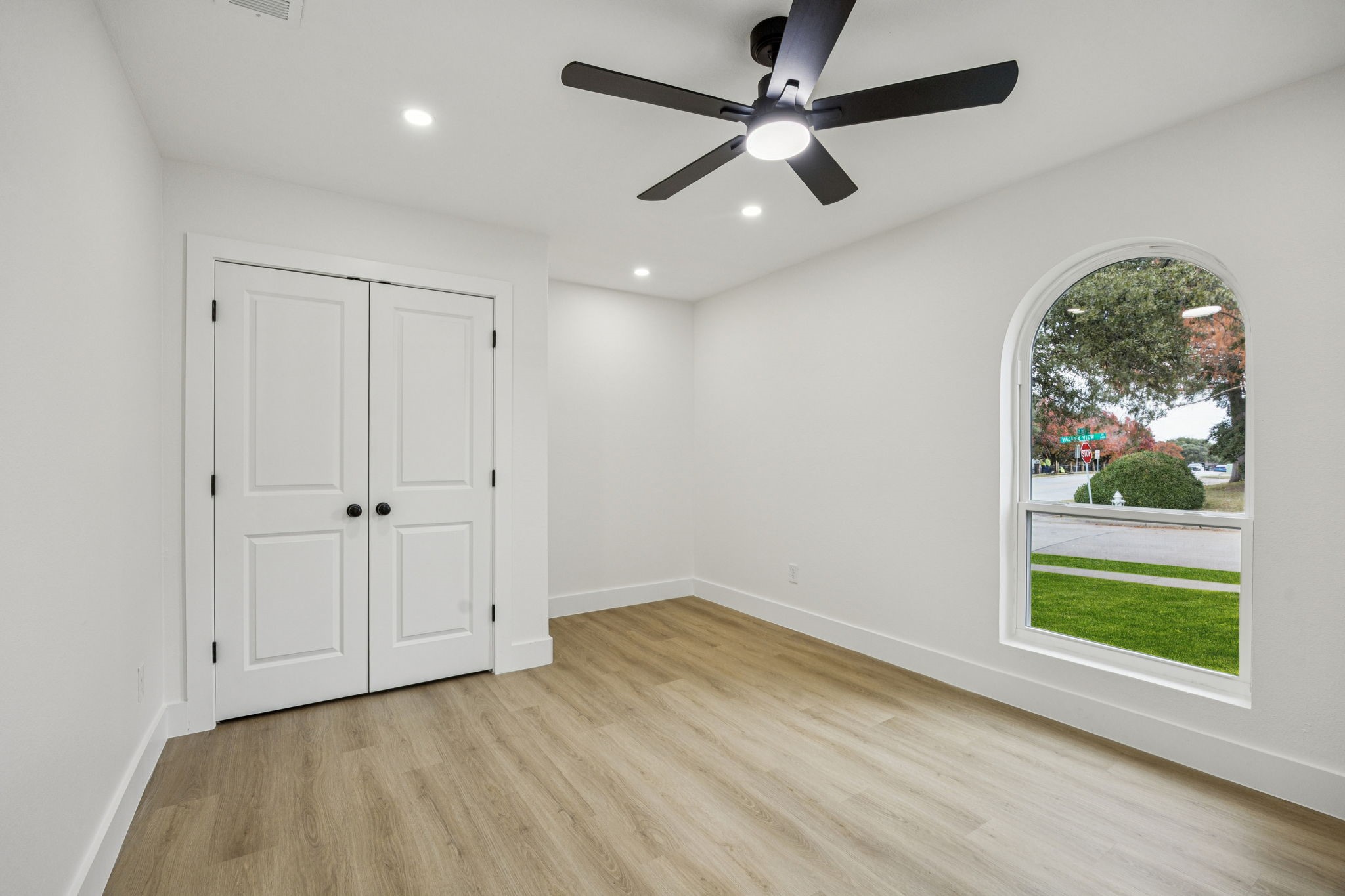 3401 Valley View Lane