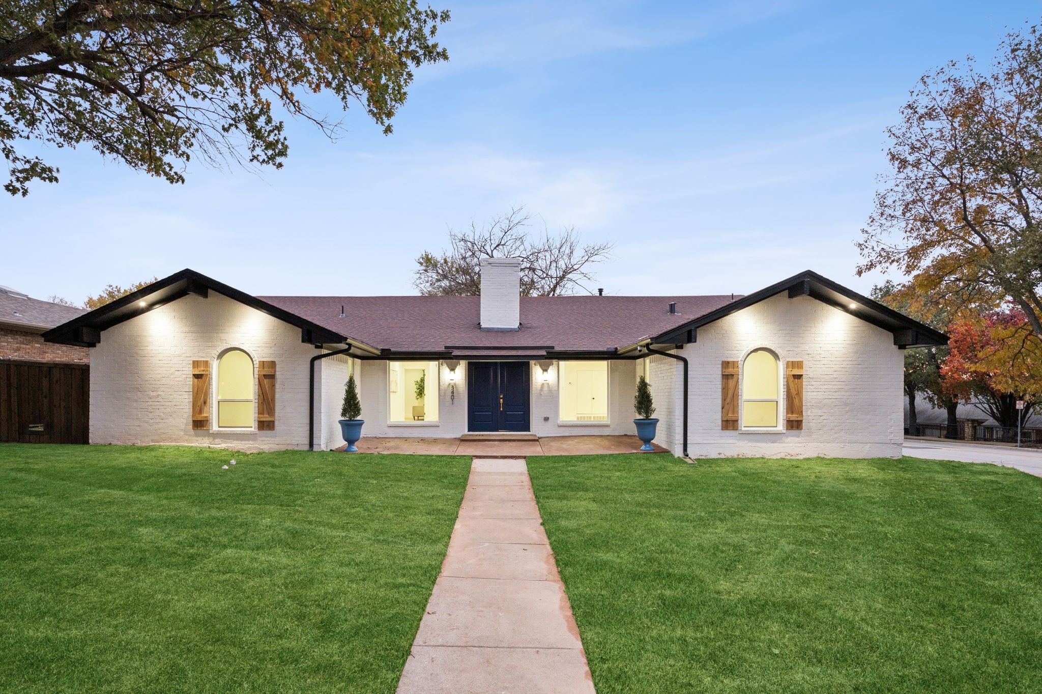 3401 Valley View Lane