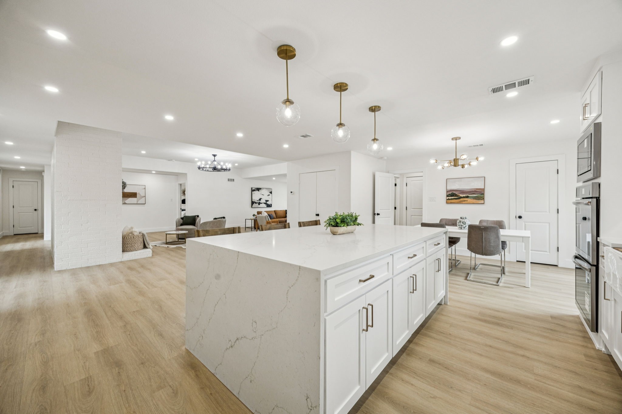 3401 Valley View Lane