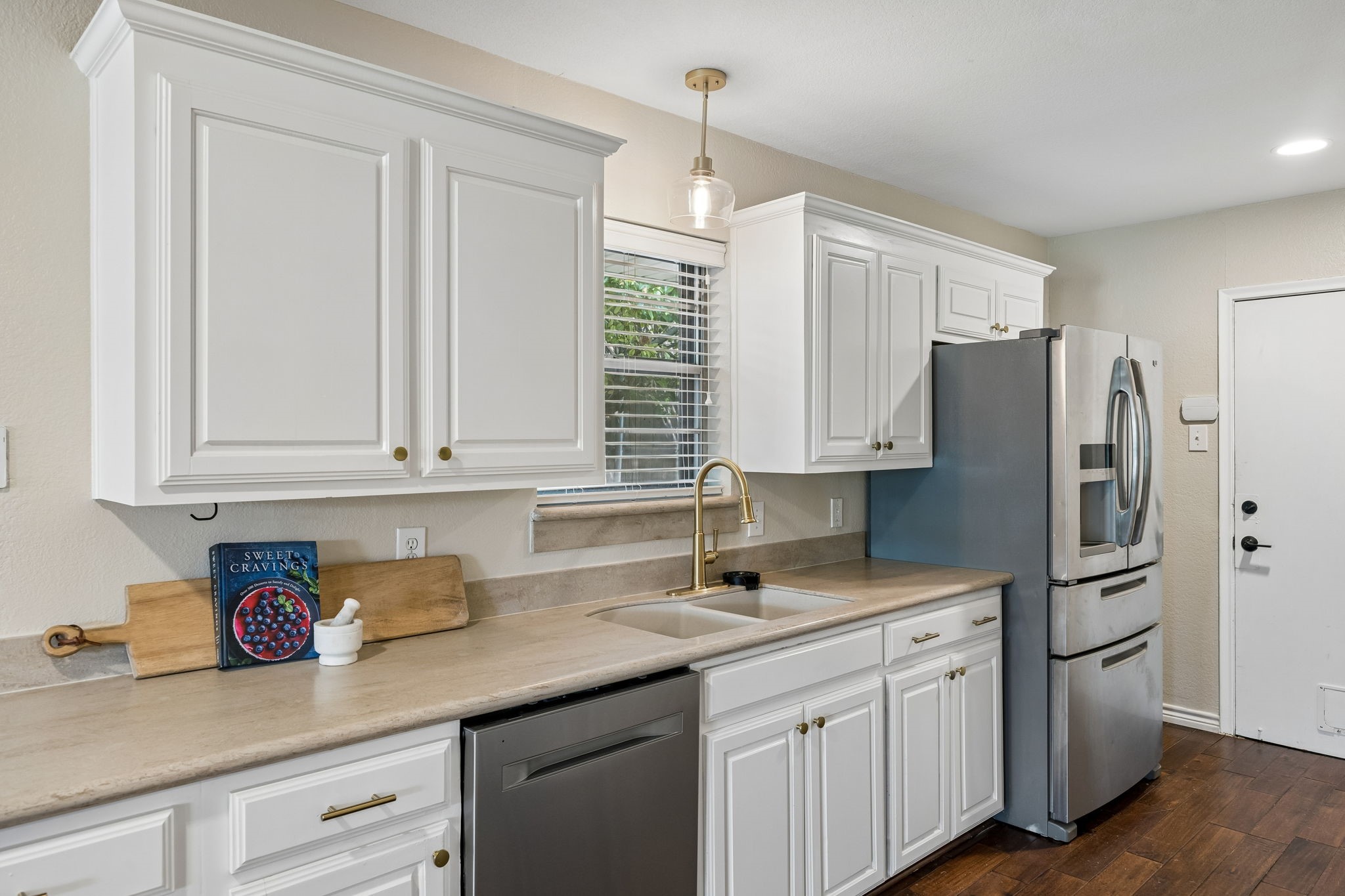 9734 Queenswood Lane