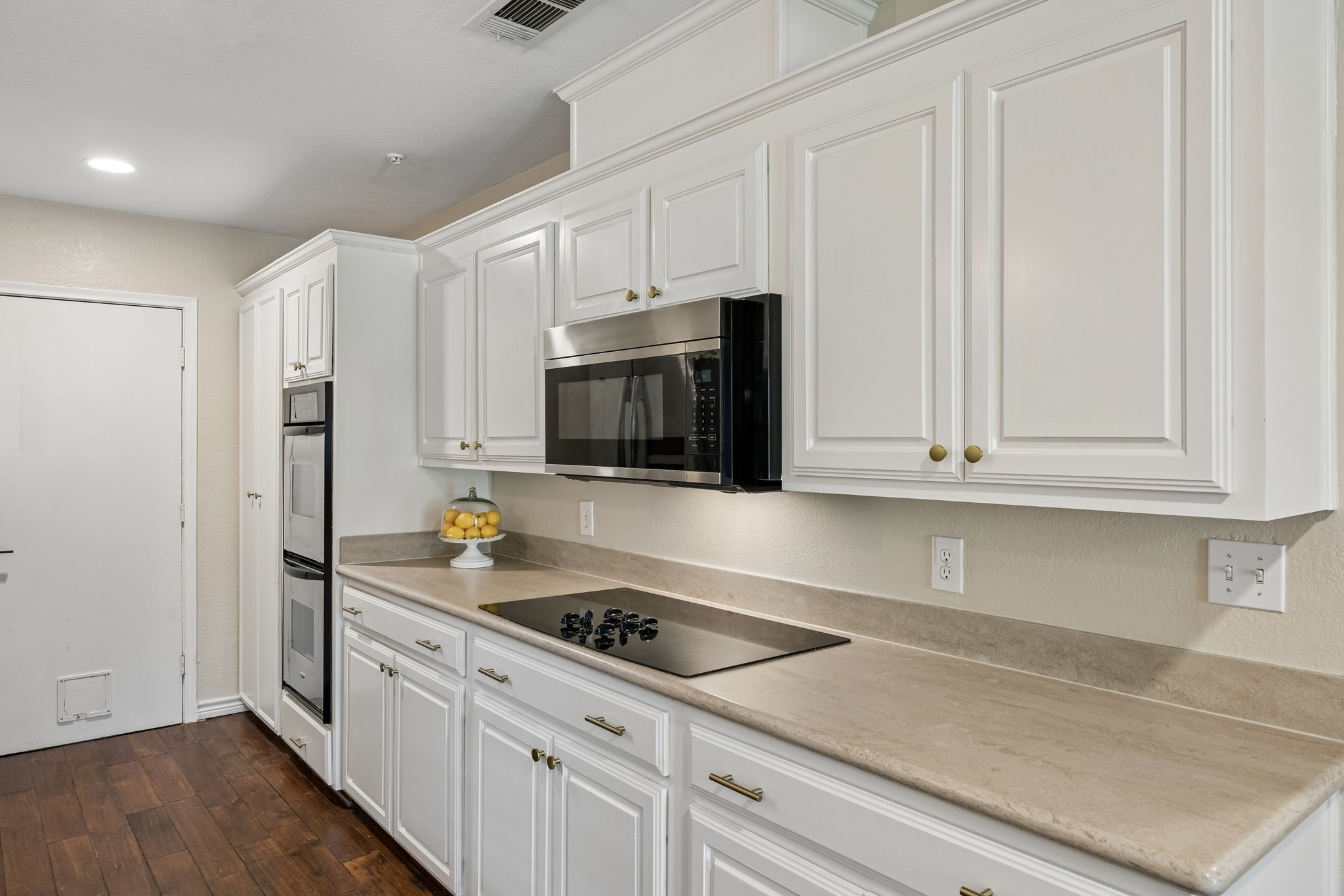 9734 Queenswood Lane