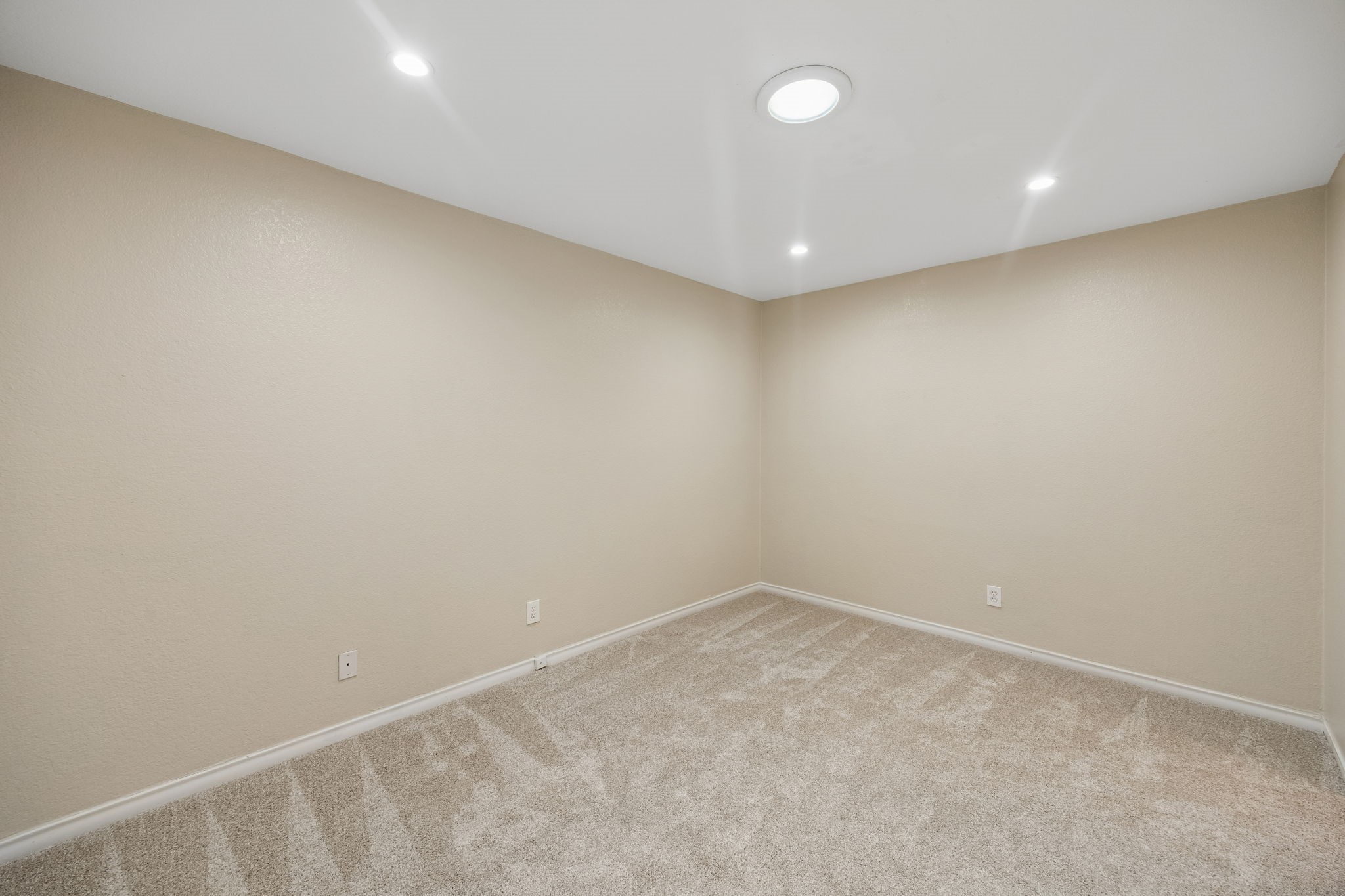 9734 Queenswood Lane