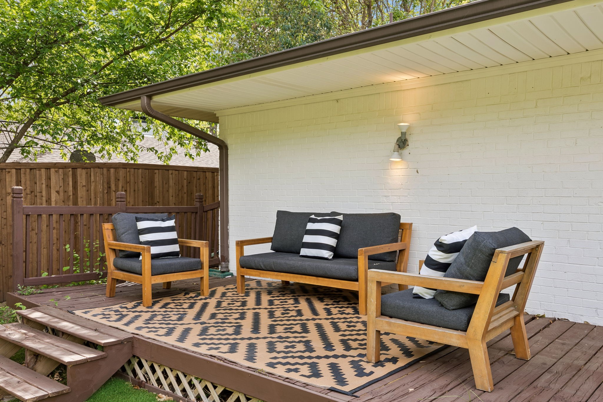 9734 Queenswood Lane