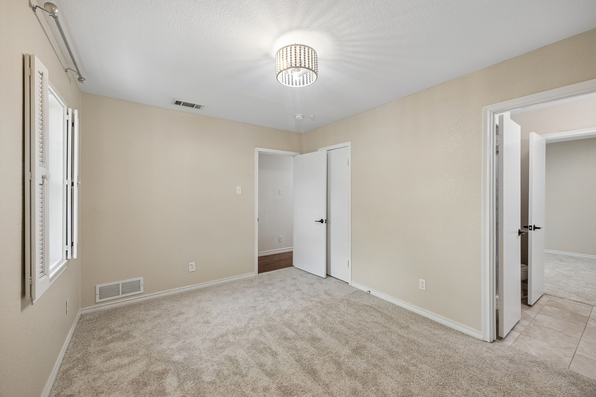 9734 Queenswood Lane