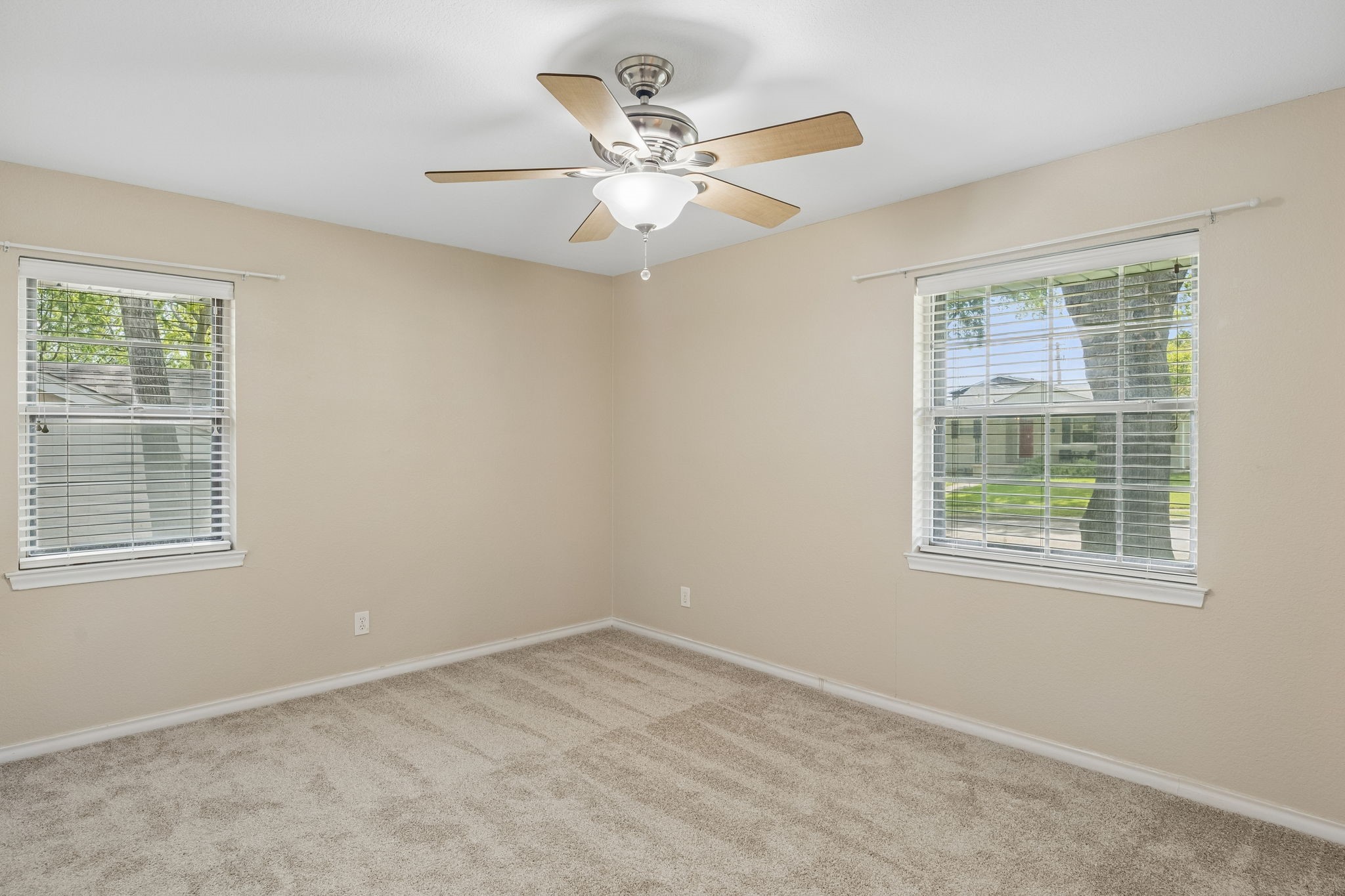 9734 Queenswood Lane