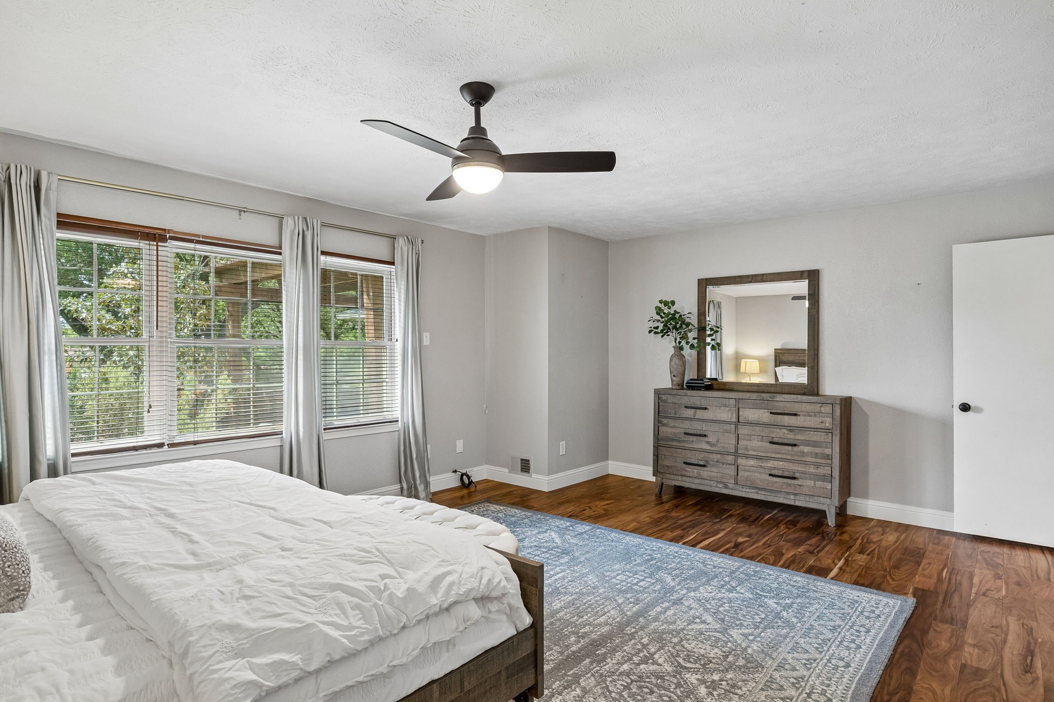 9611 Larchcrest Drive