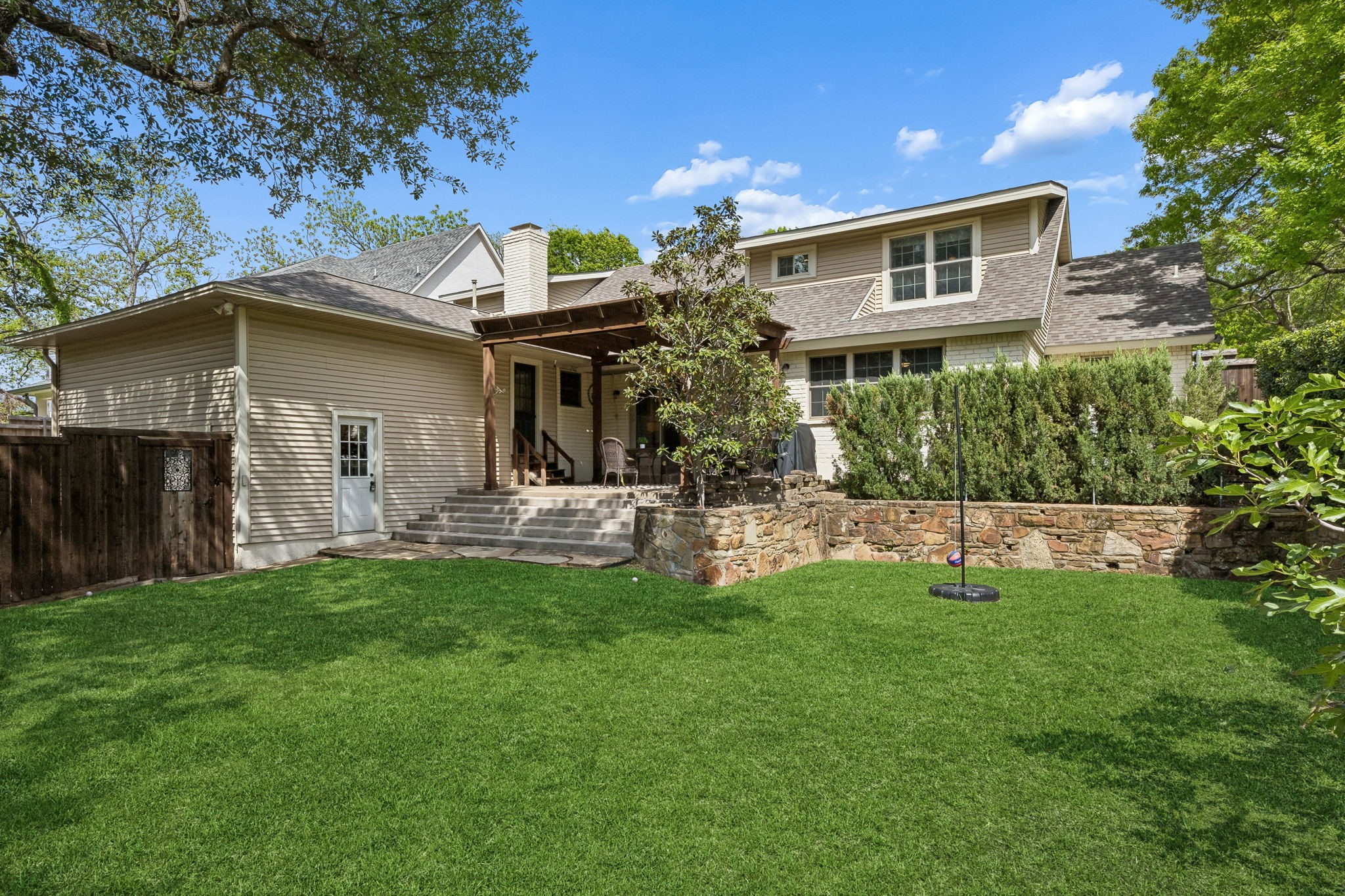 9611 Larchcrest Drive