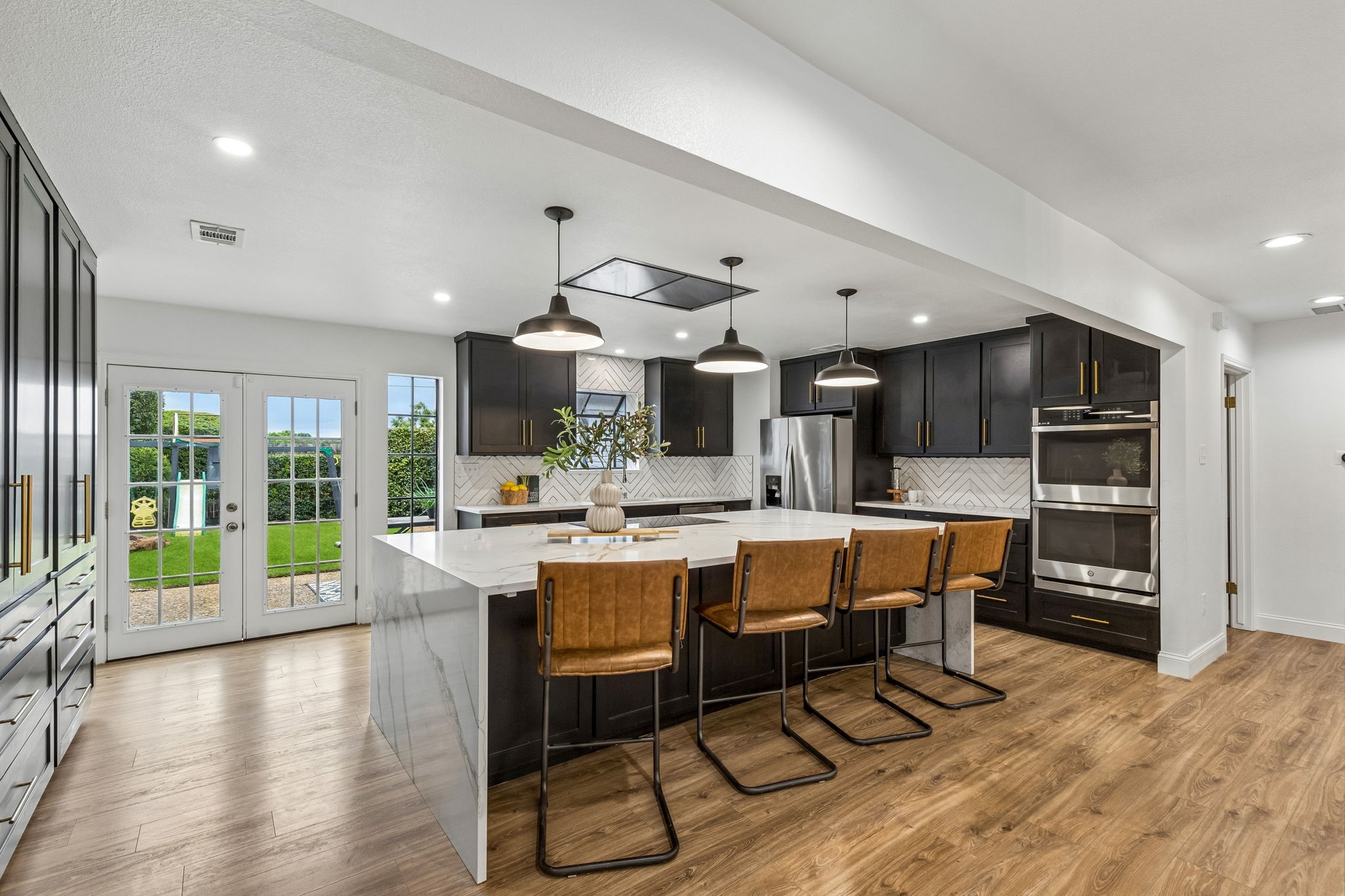 9216 Middle Glen Drive