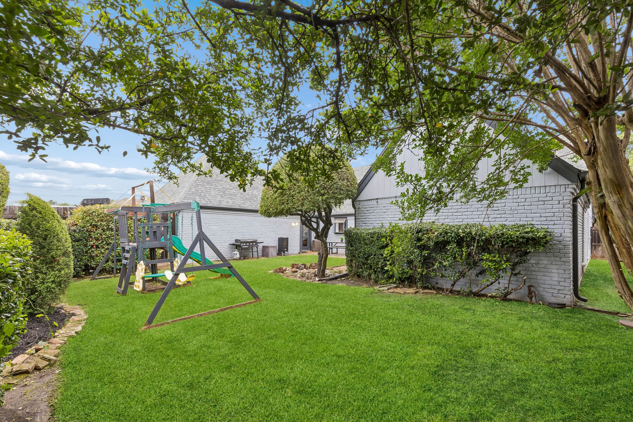 9216 Middle Glen Drive