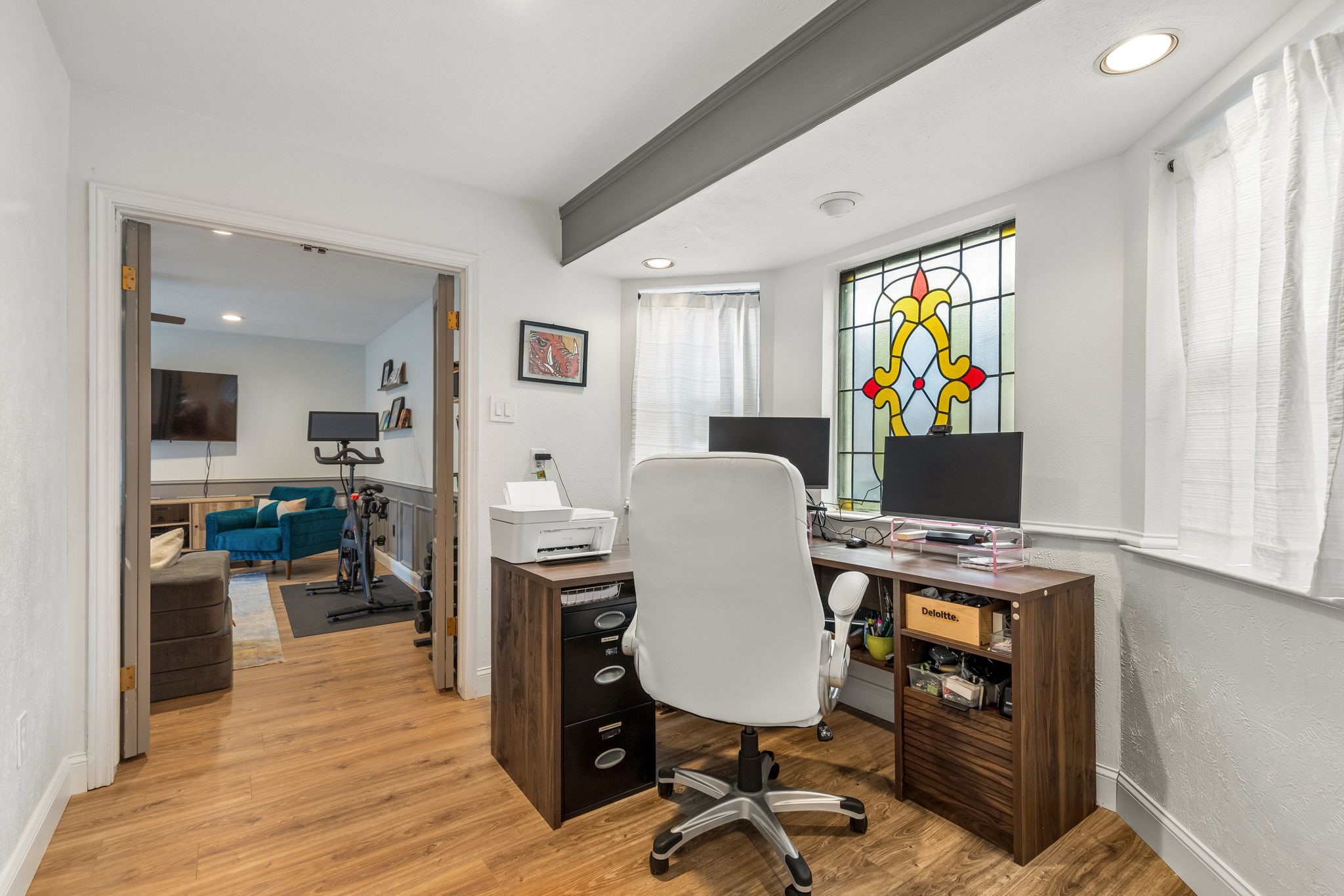 9216 Middle Glen Drive