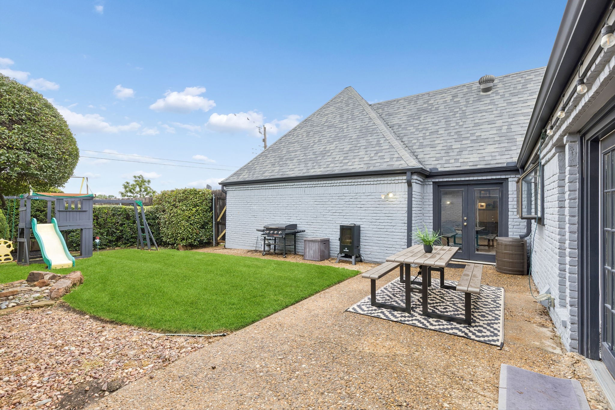 9216 Middle Glen Drive