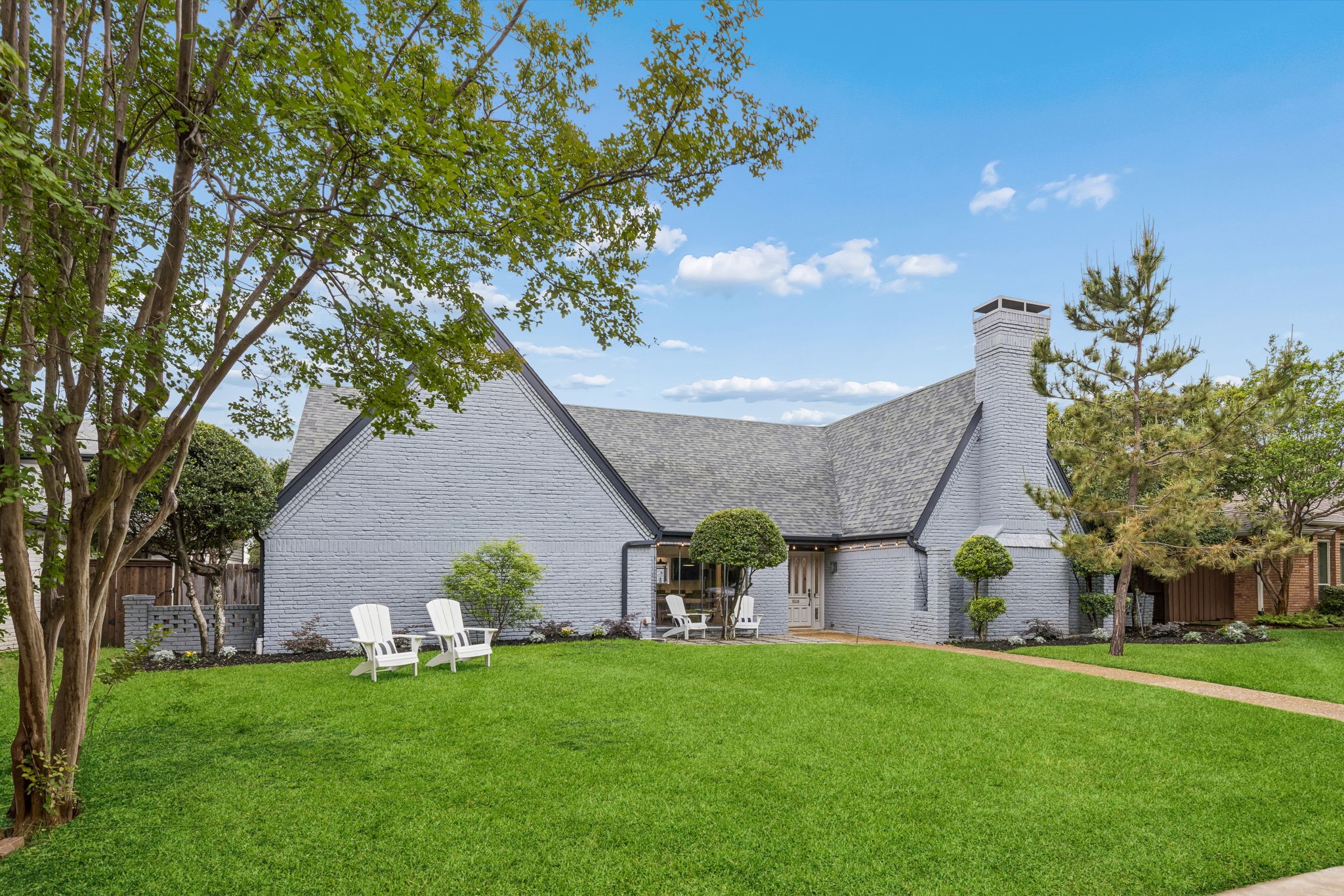 9216 Middle Glen Drive