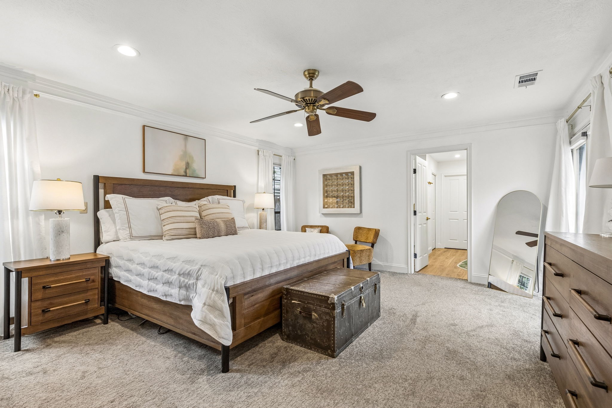 9216 Middle Glen Drive