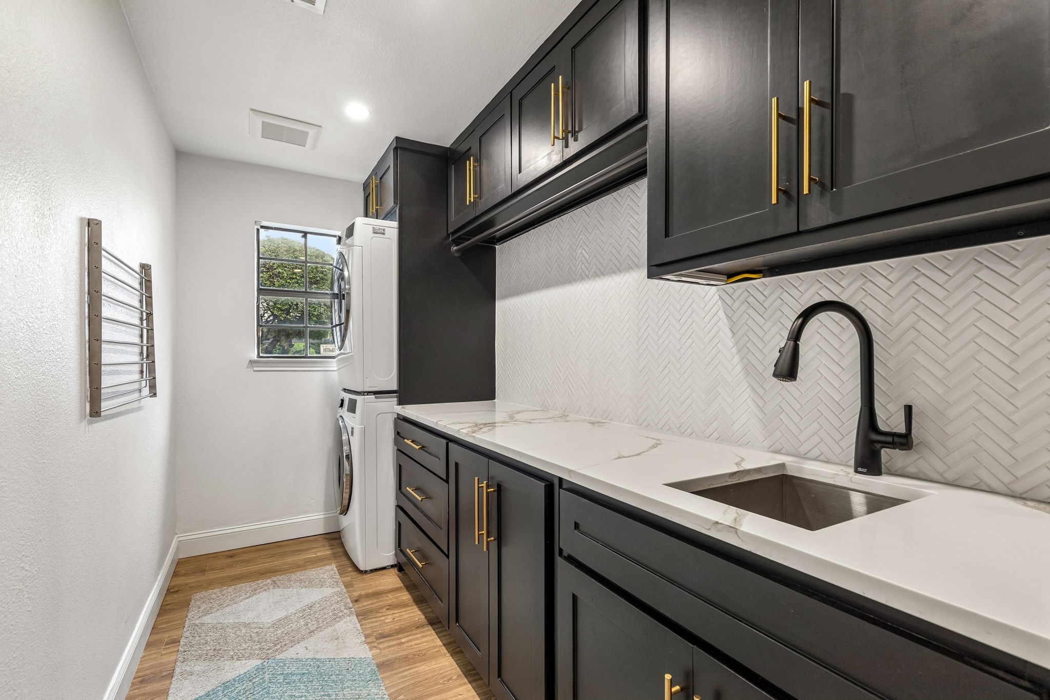 9216 Middle Glen Drive
