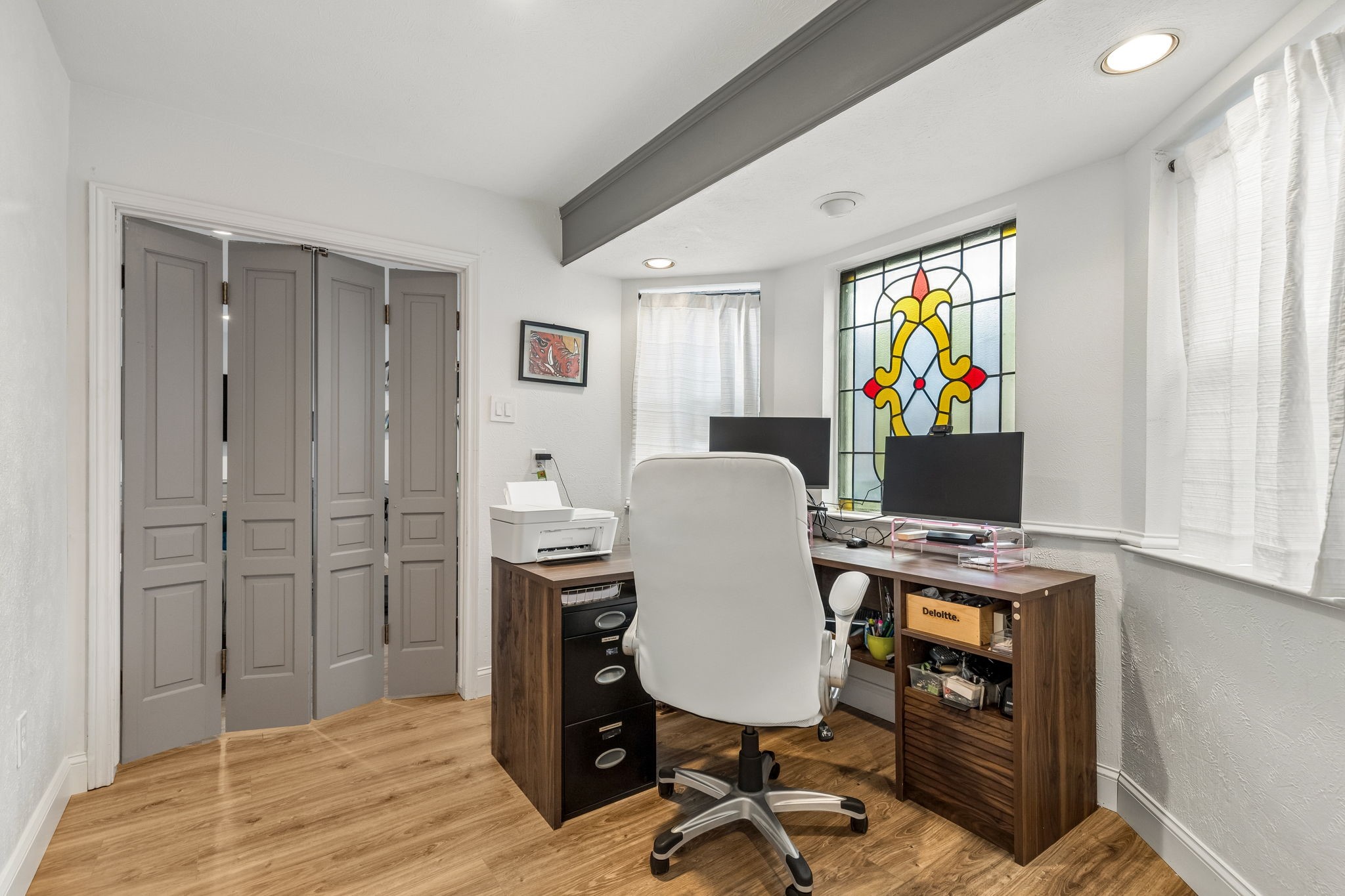9216 Middle Glen Drive