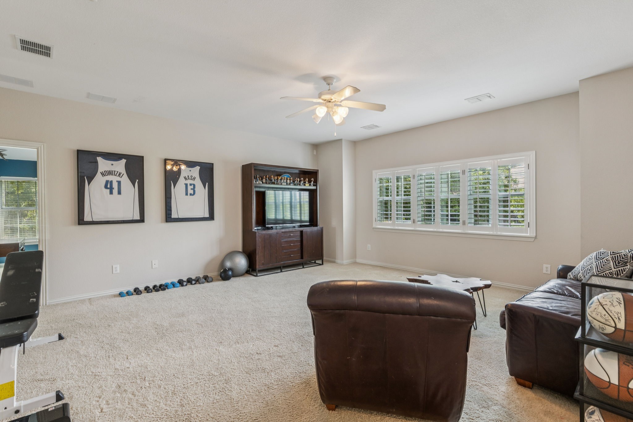 8904 Meadowknoll Drive