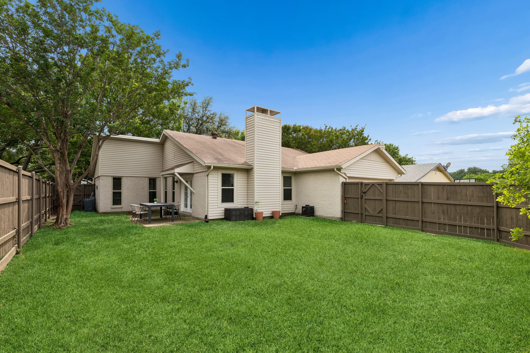 10831 Hayfield Drive