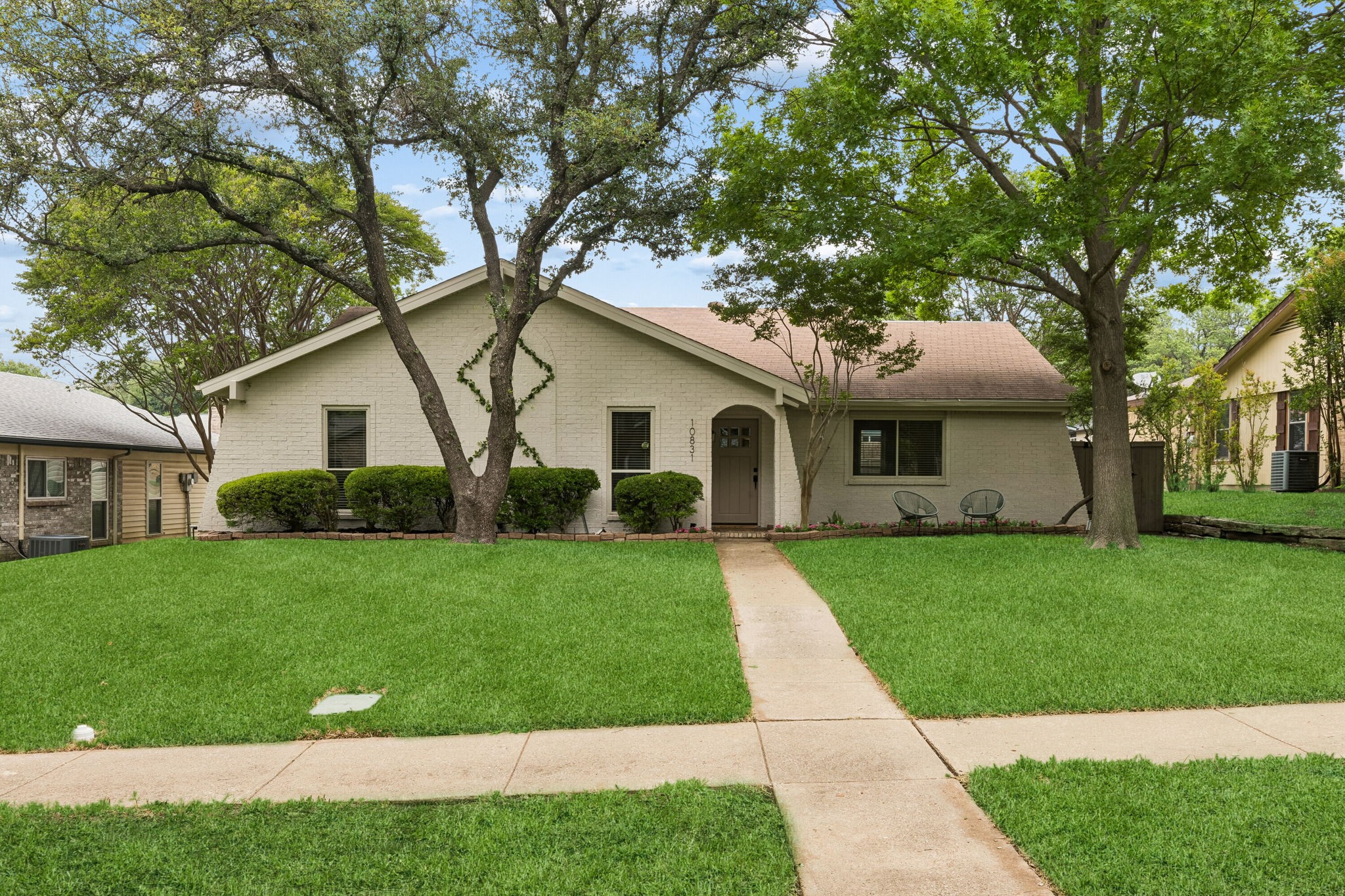 10831 Hayfield Drive