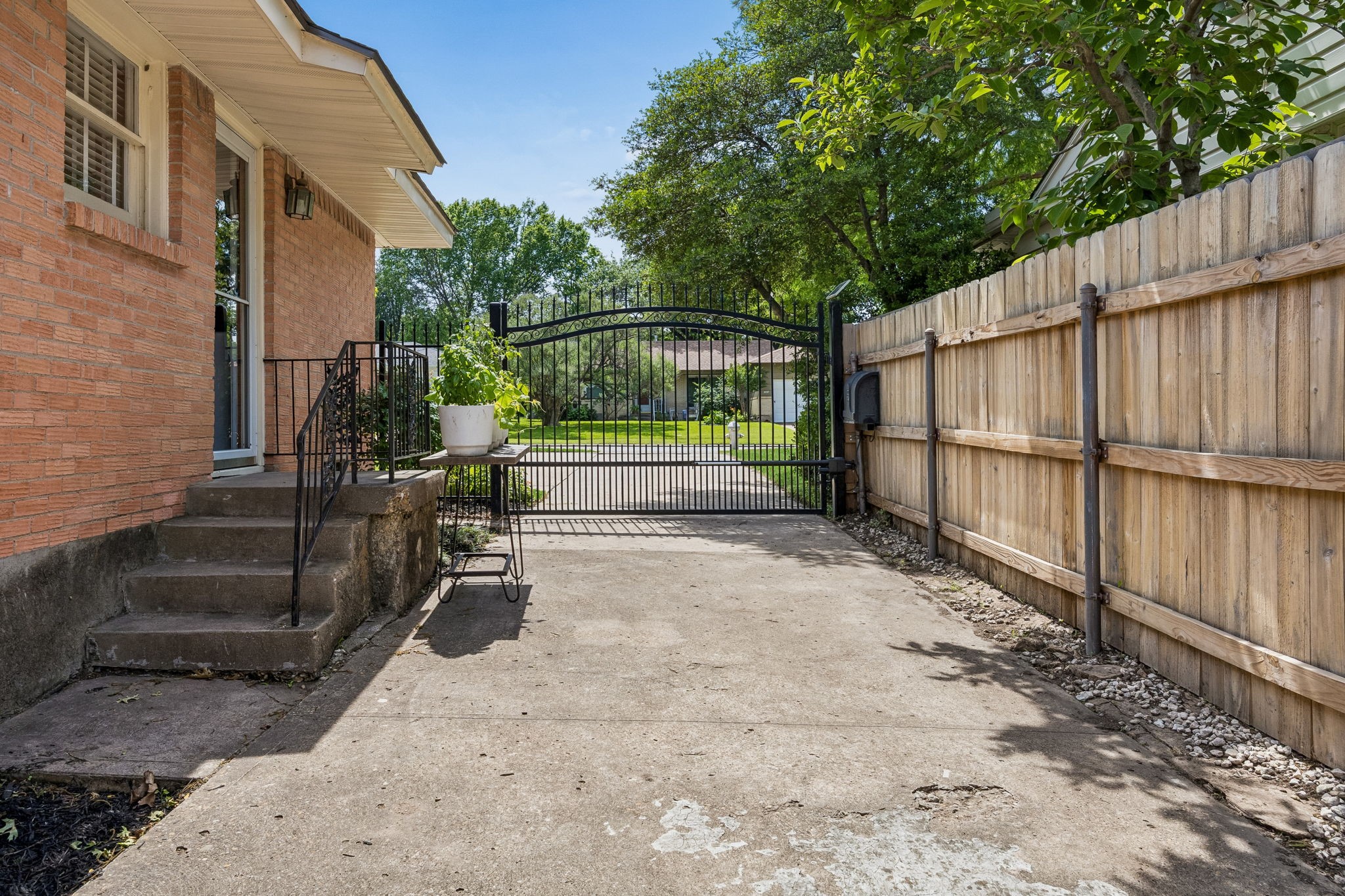 10156 Baronne Circle