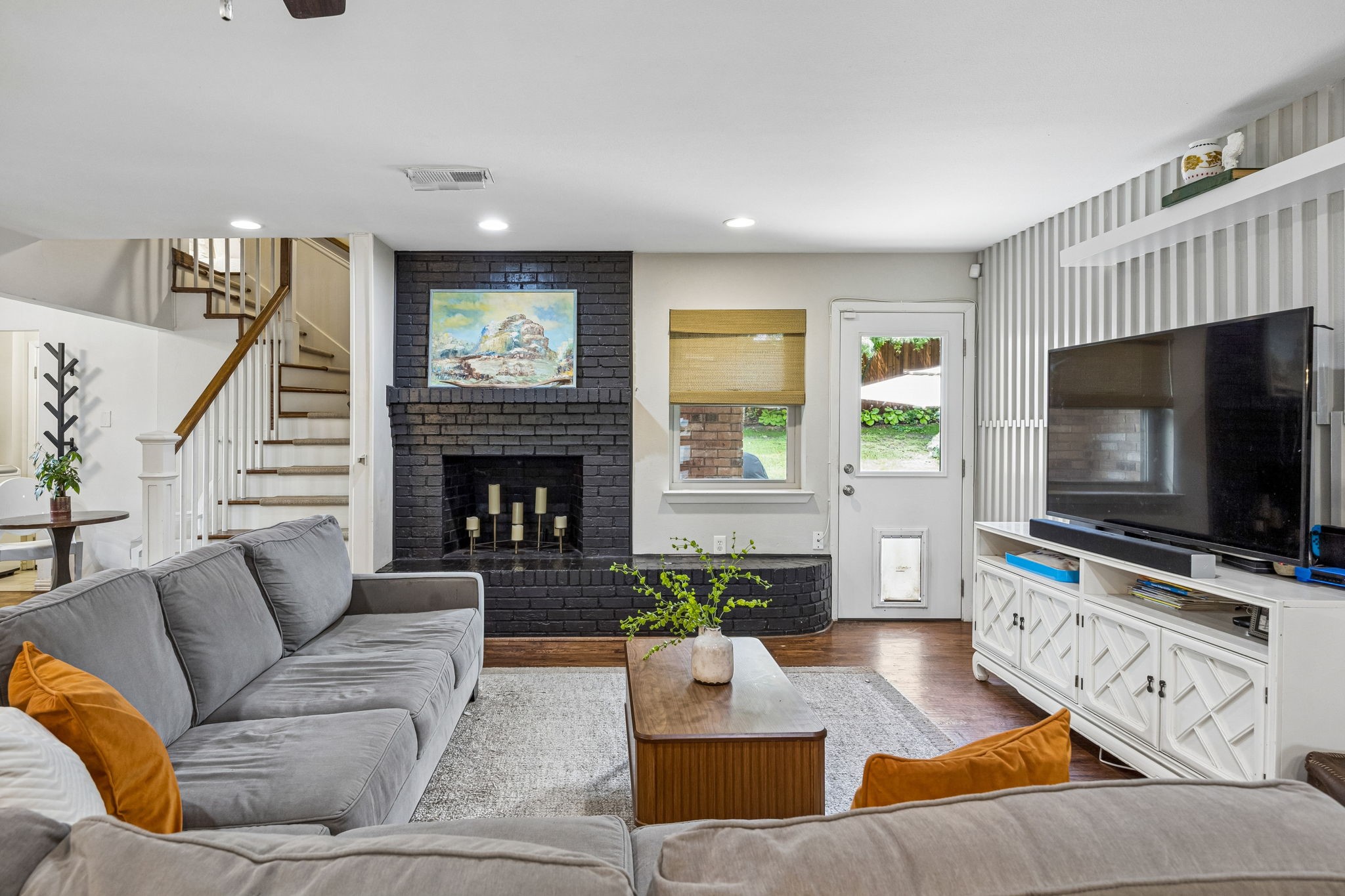 9605 Crestedge Drive