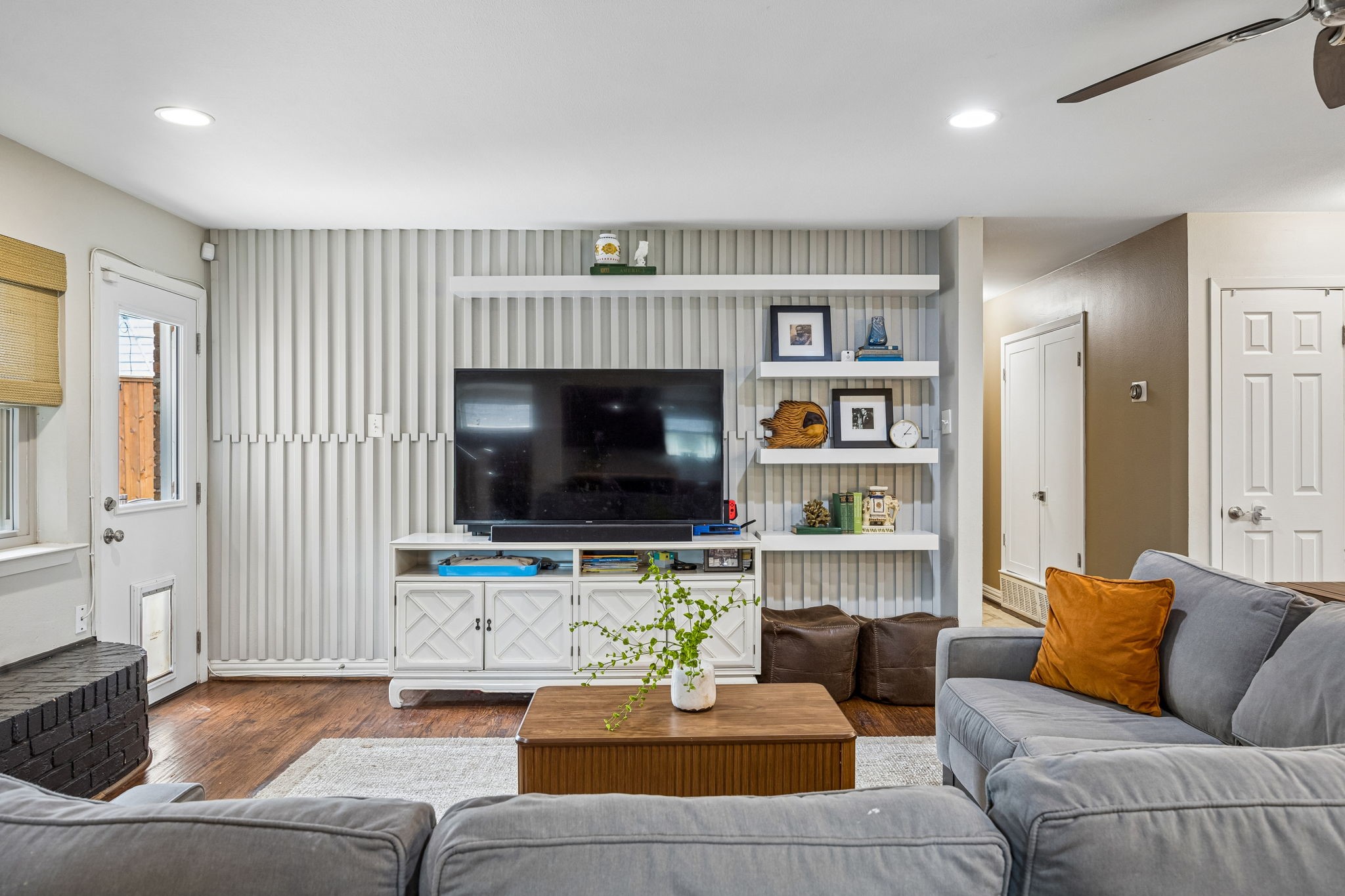 9605 Crestedge Drive