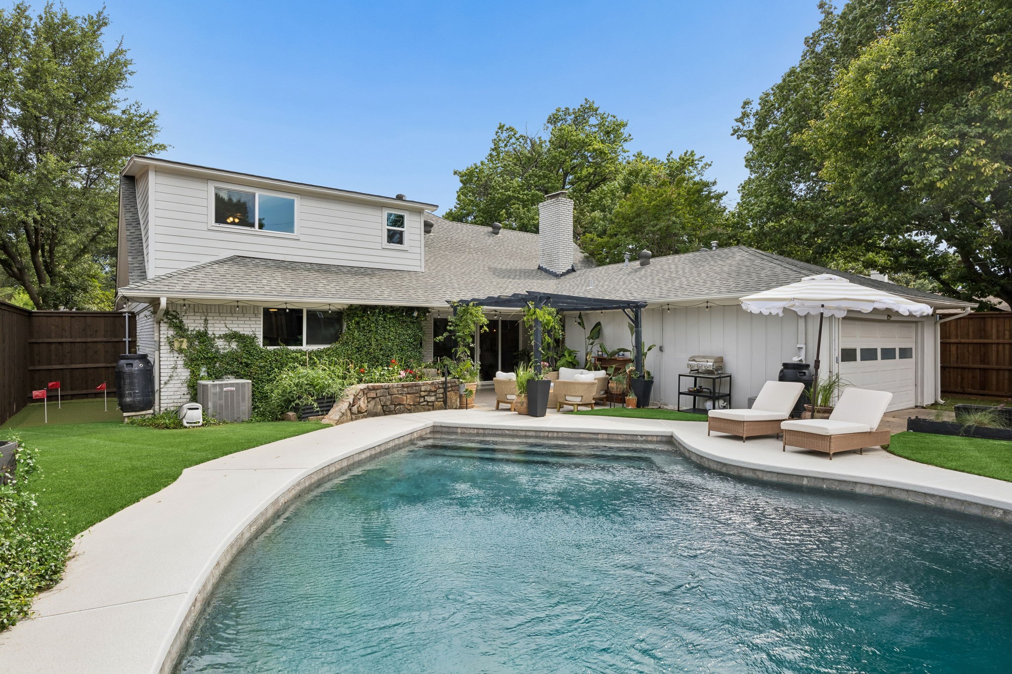9927 Edgecove Drive