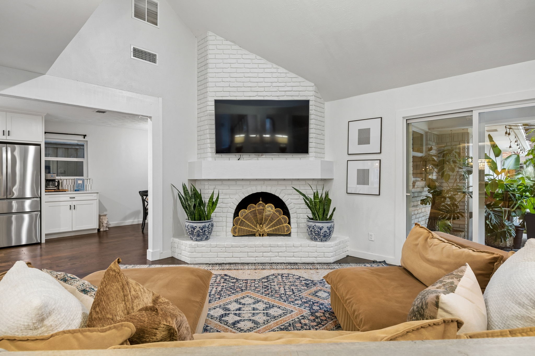 9927 Edgecove Drive
