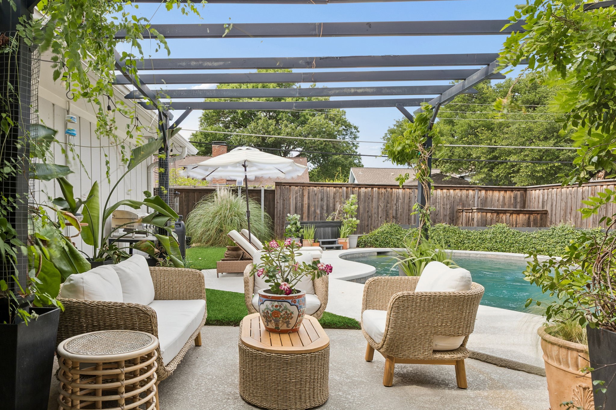 9927 Edgecove Drive