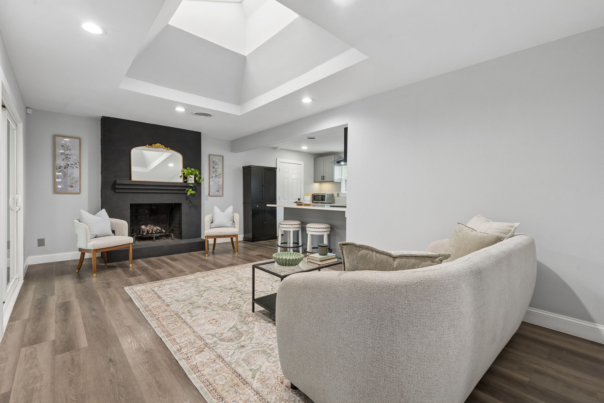 10612 Estate Lane