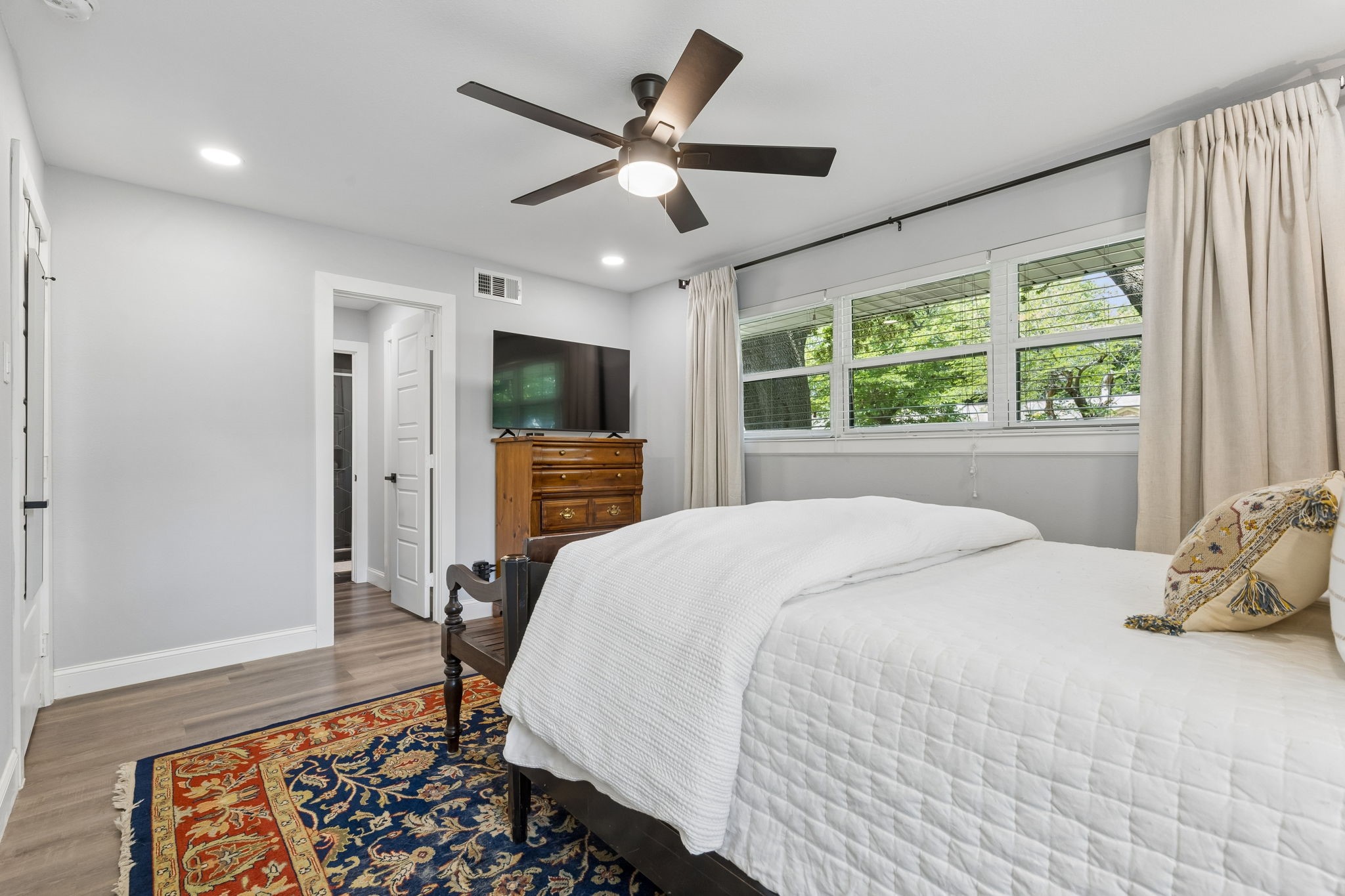 10612 Estate Lane