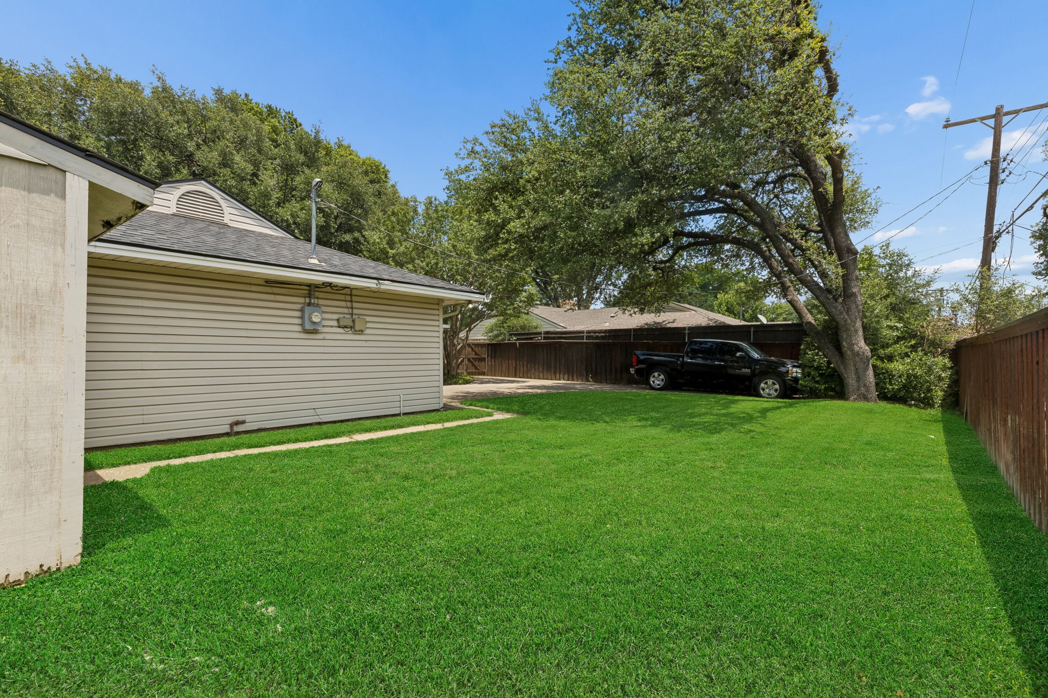 10612 Estate Lane