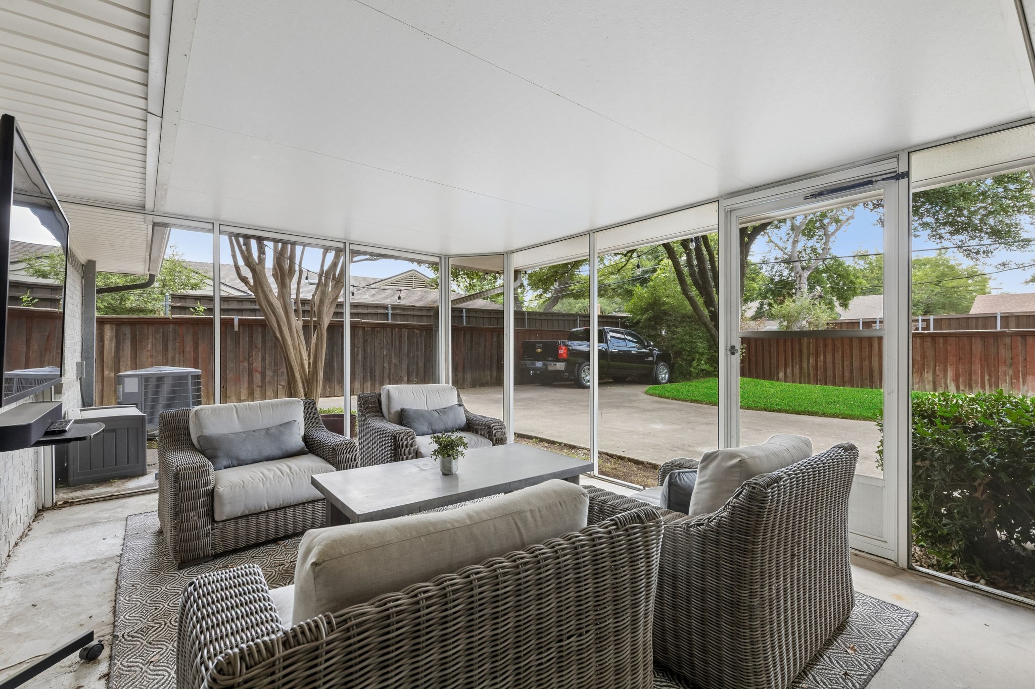 10612 Estate Lane