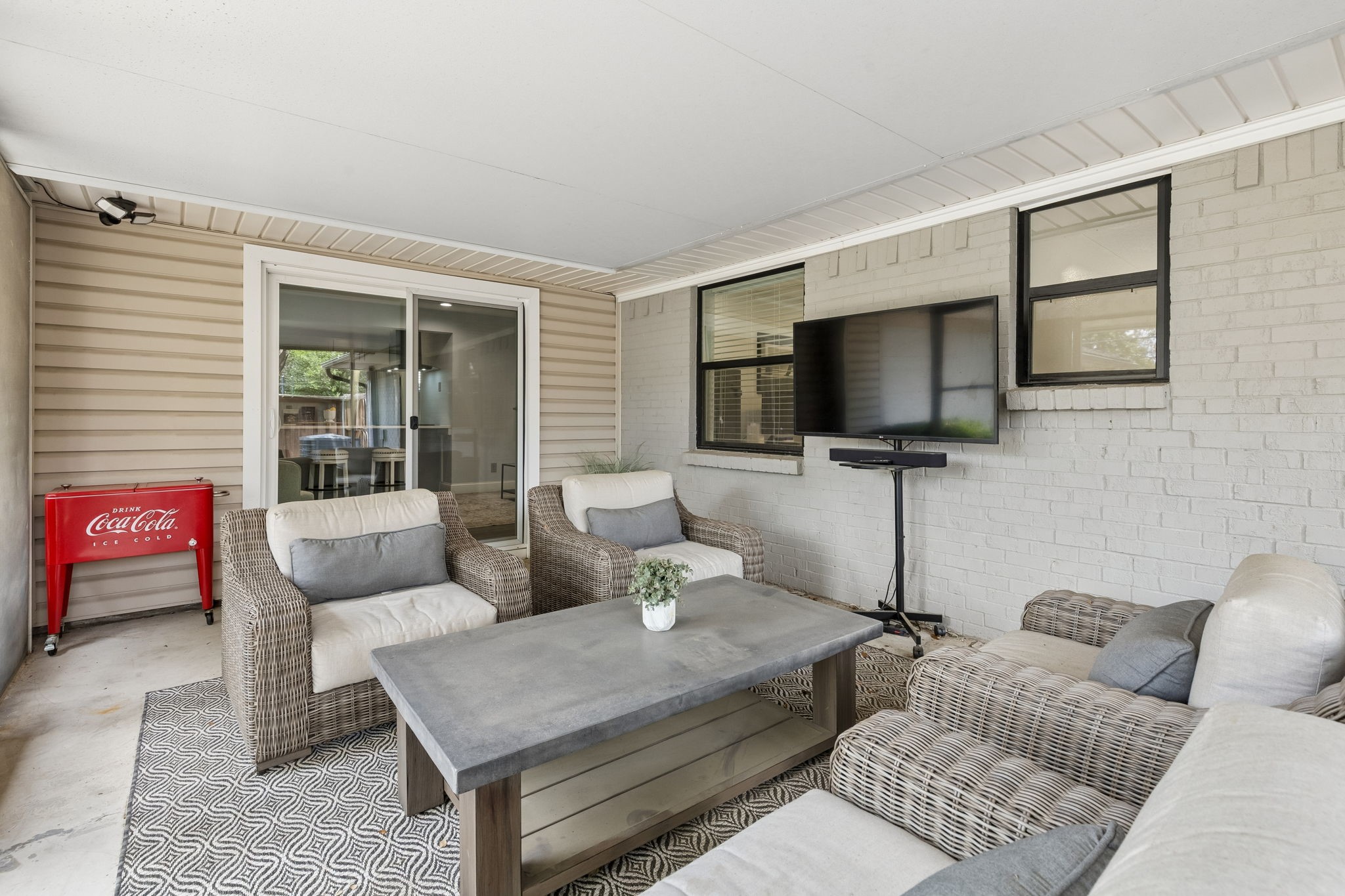 10612 Estate Lane
