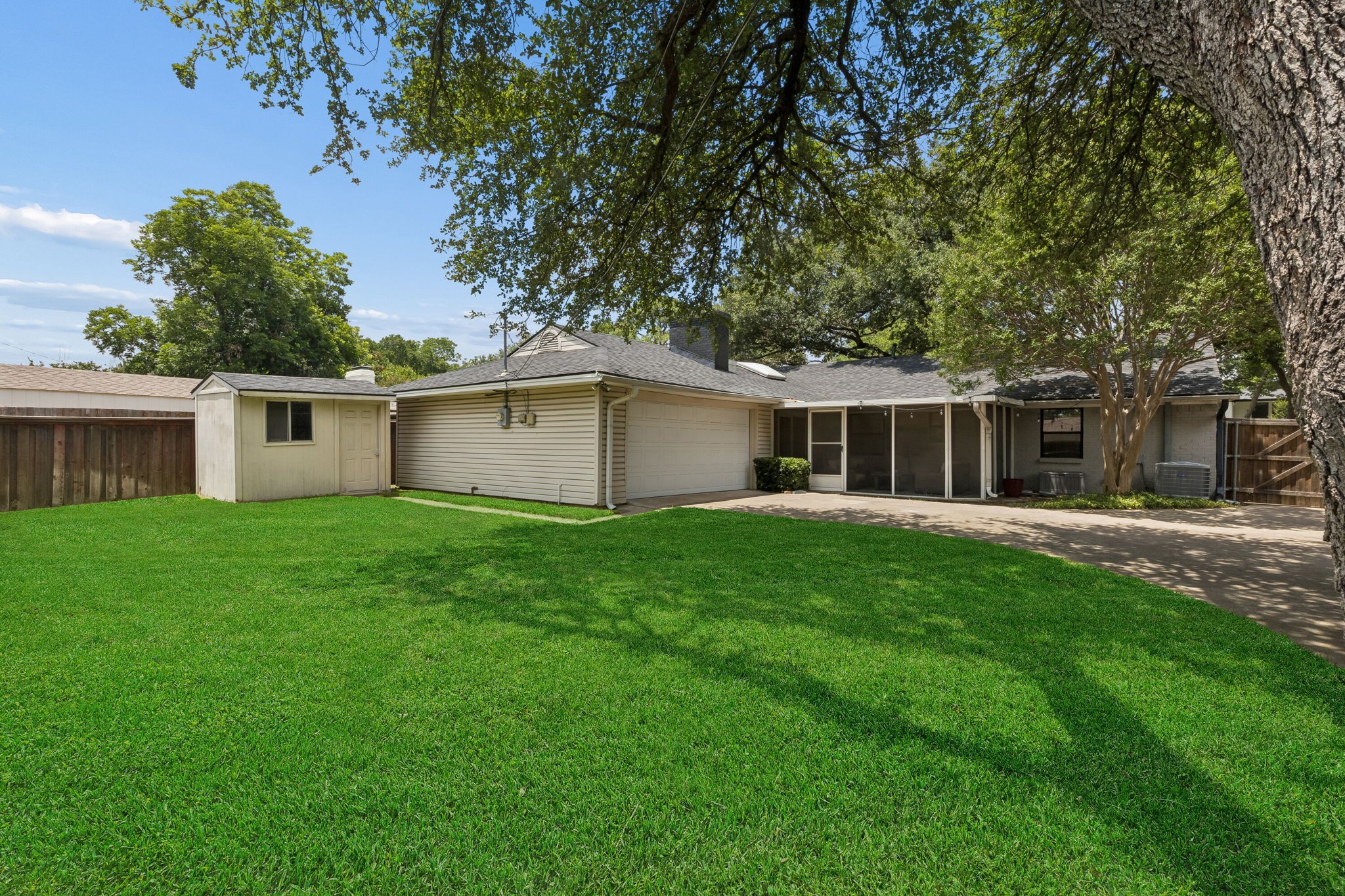 10612 Estate Lane