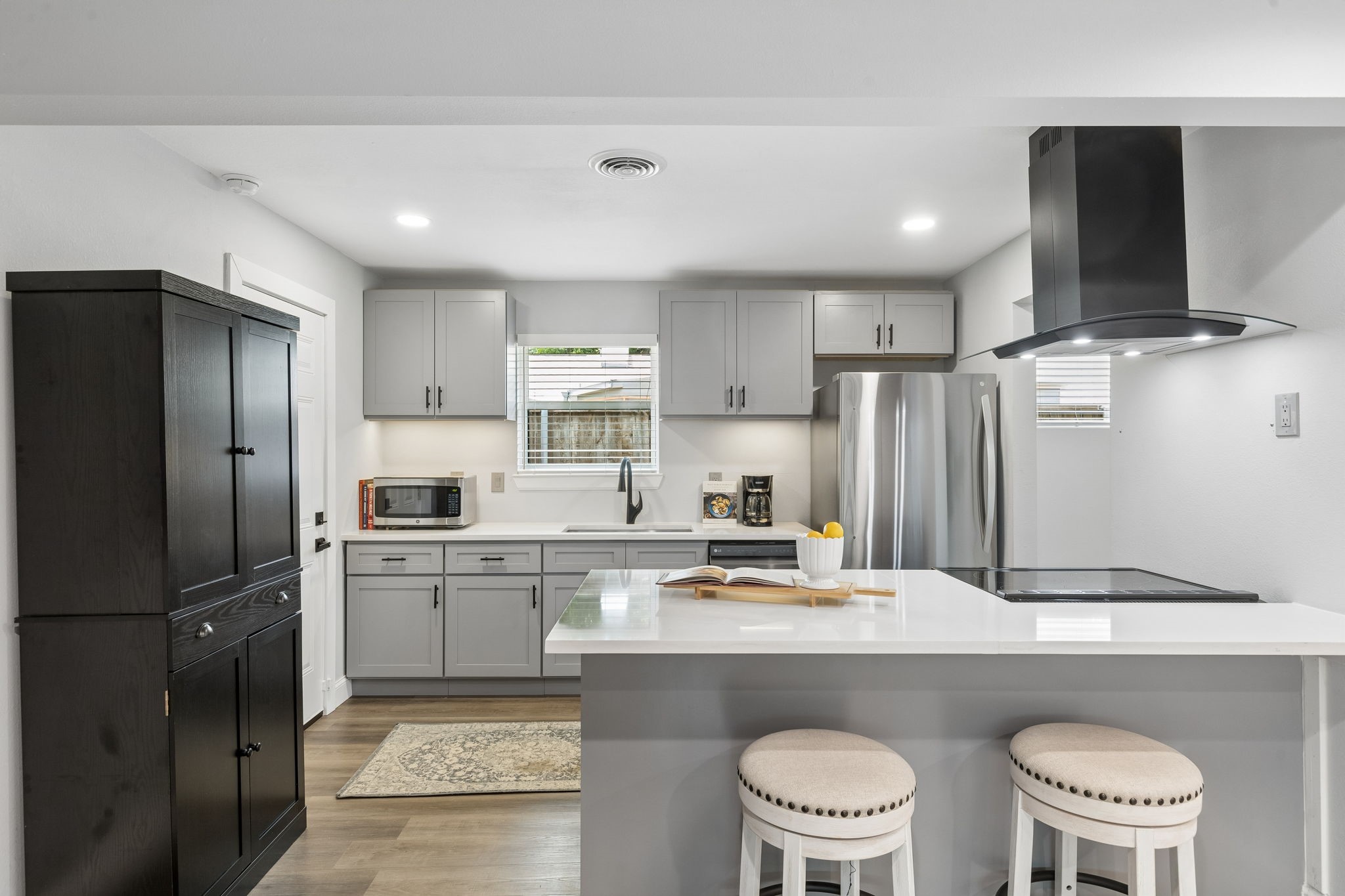 10612 Estate Lane