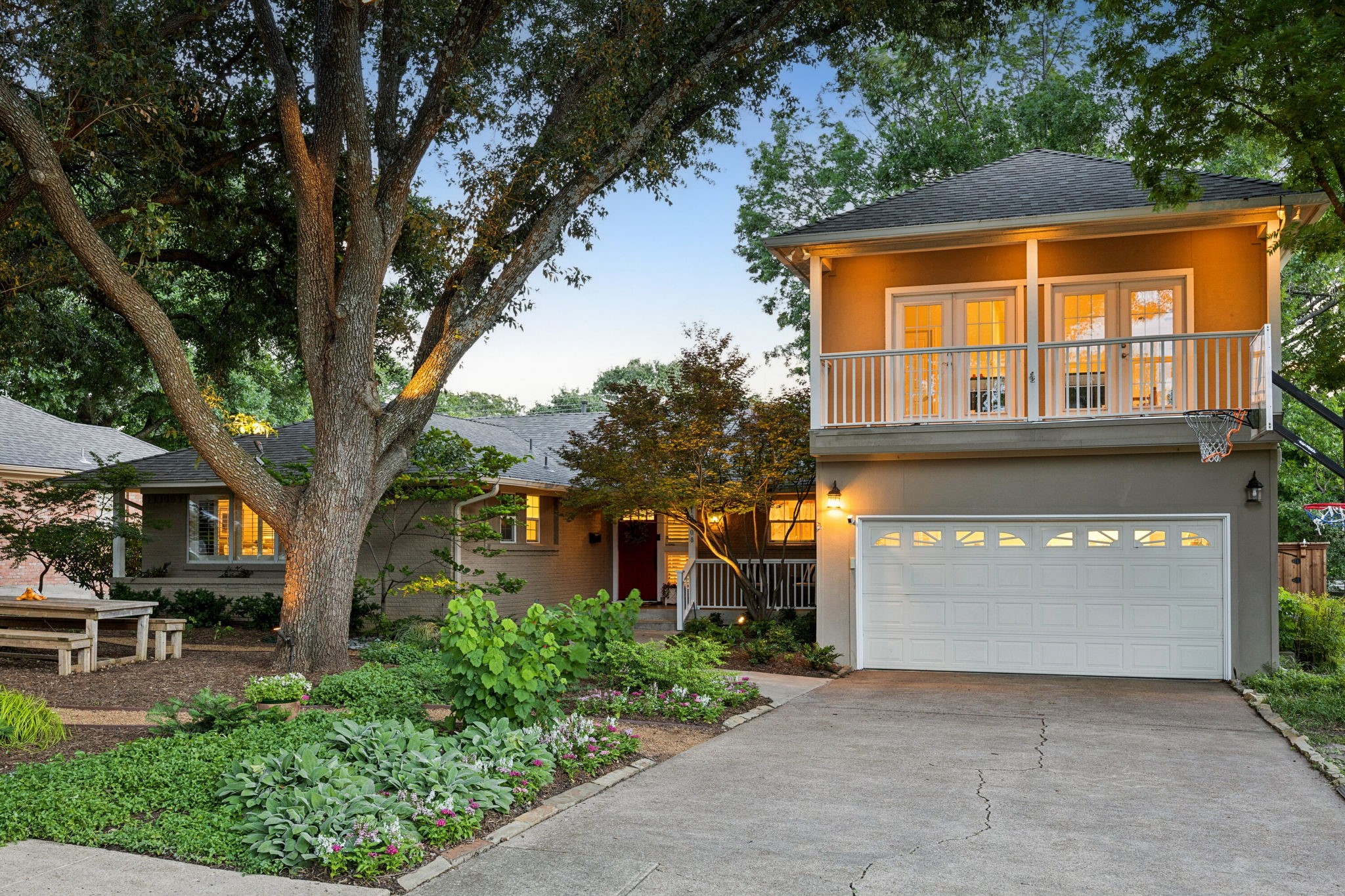 10008 Lakedale Drive