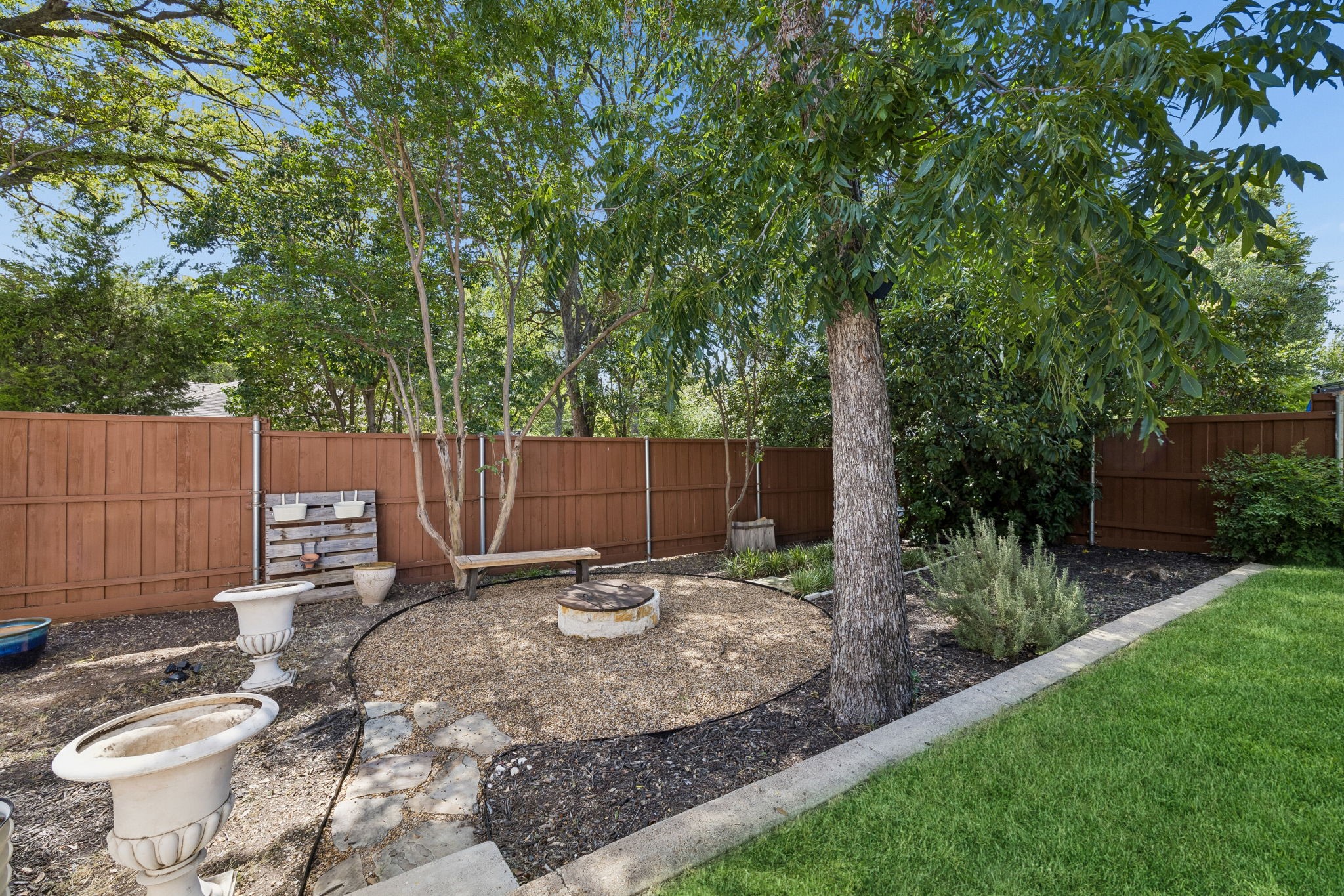 9647 Vinewood Drive