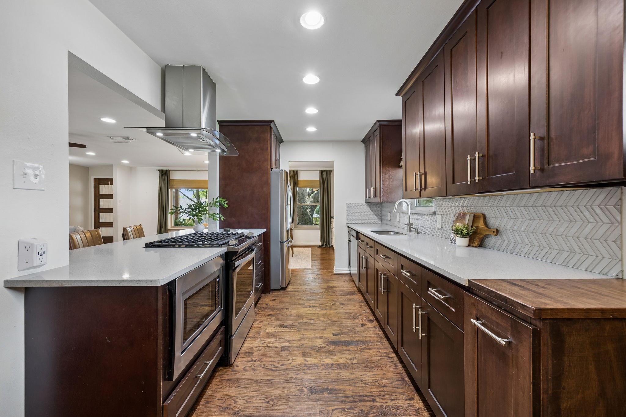 9605 Crestedge Drive