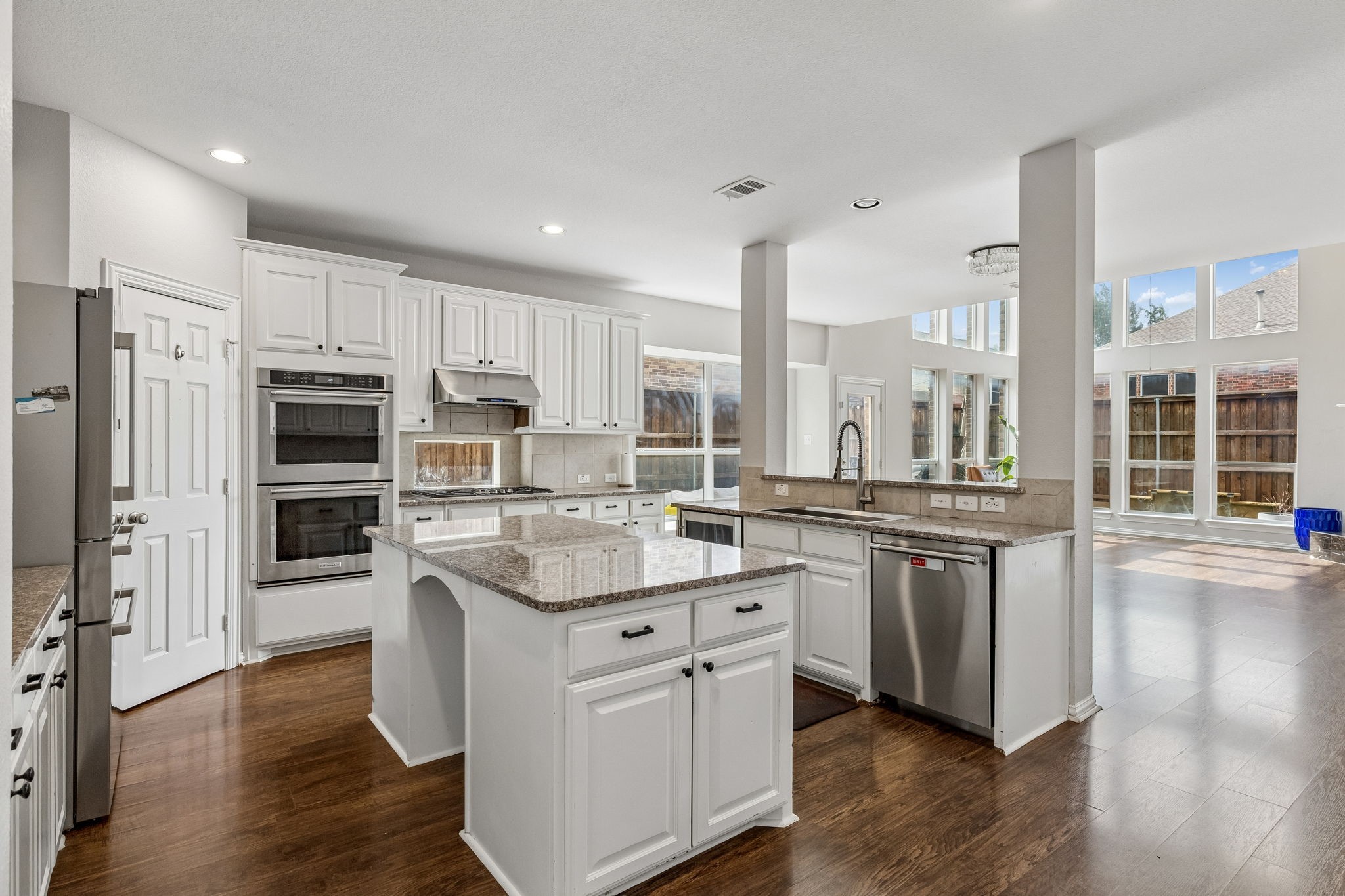 2245 Jaguar Drive
