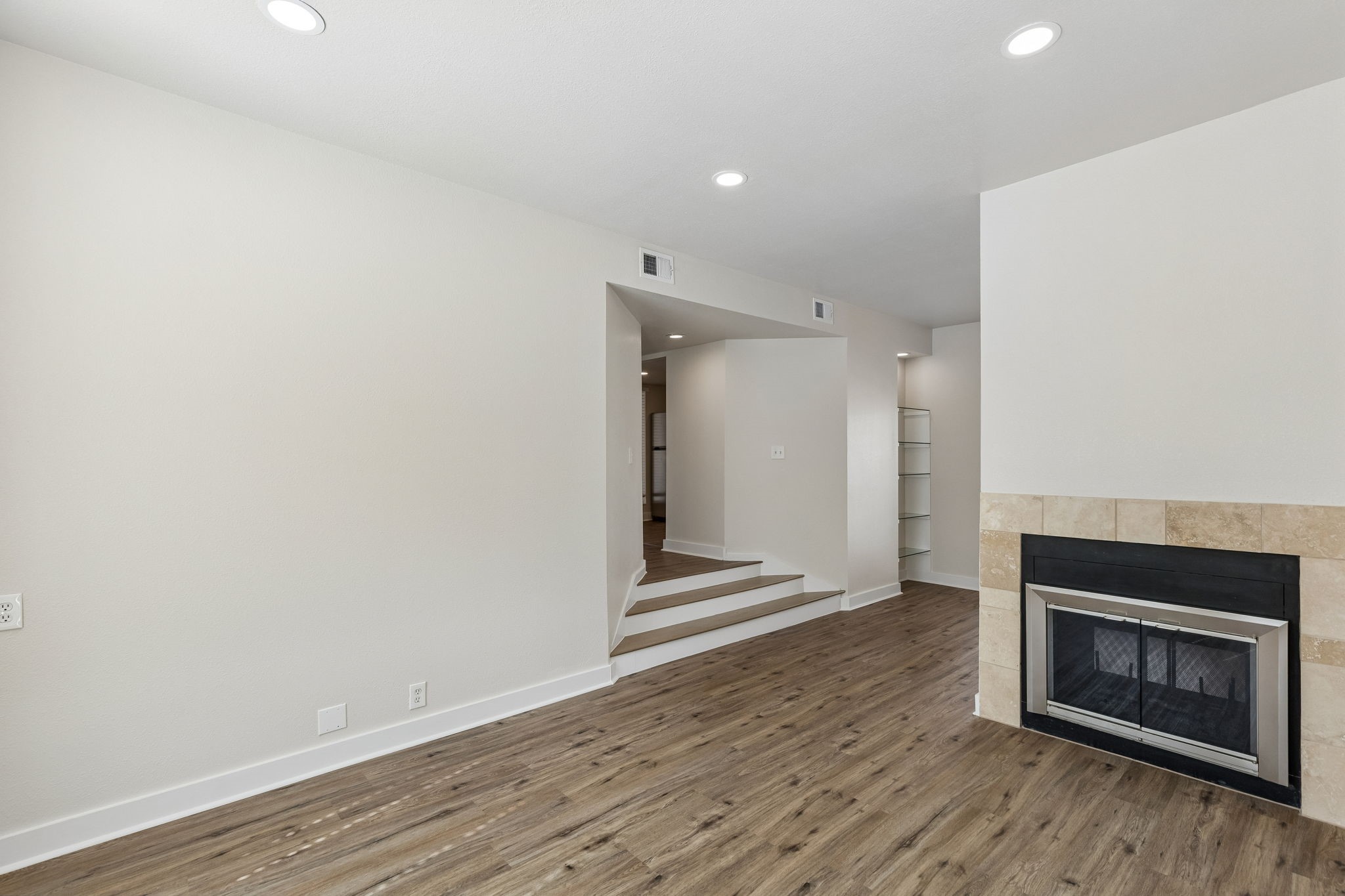 3901 Travis Street 100