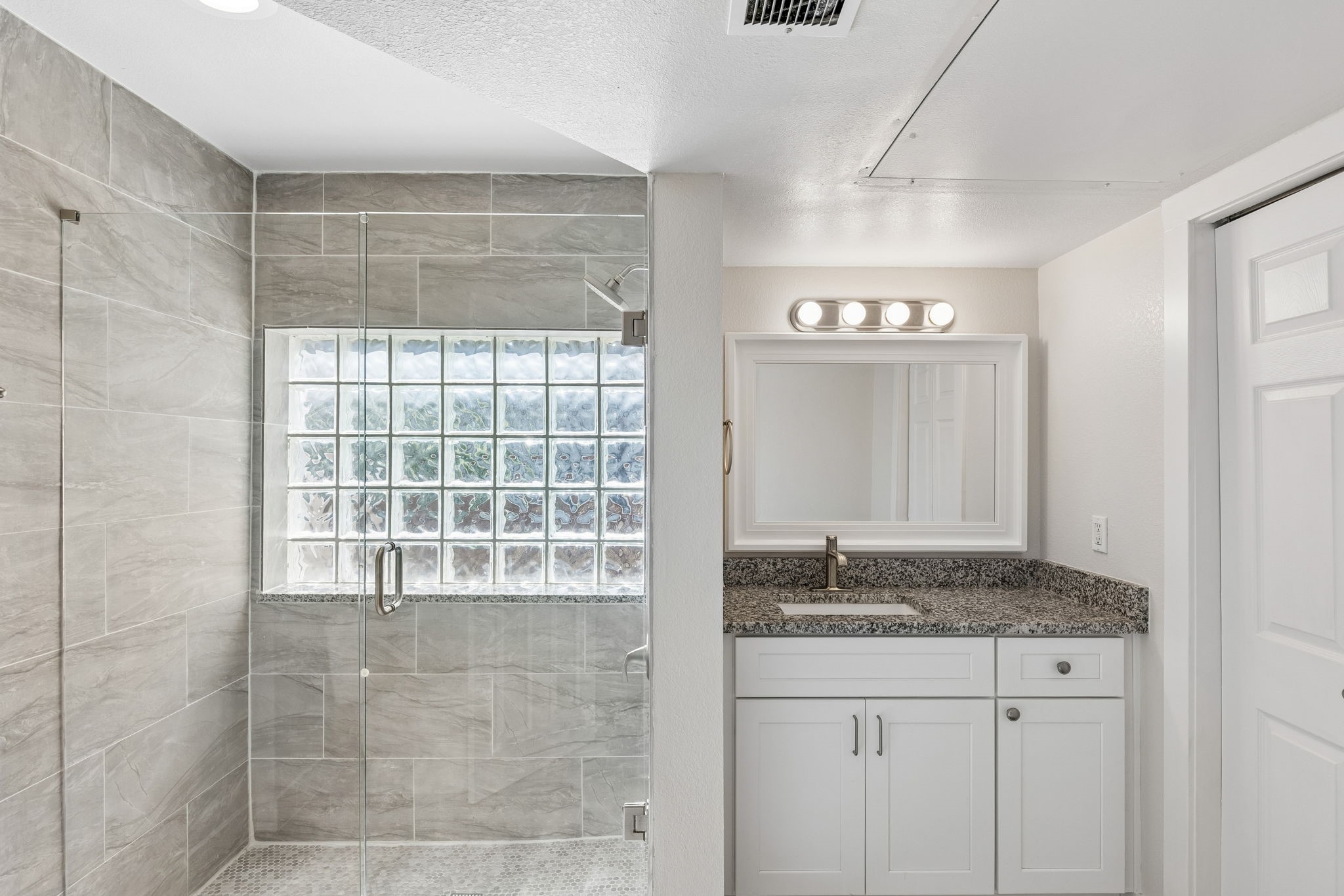 3901 Travis Street 100