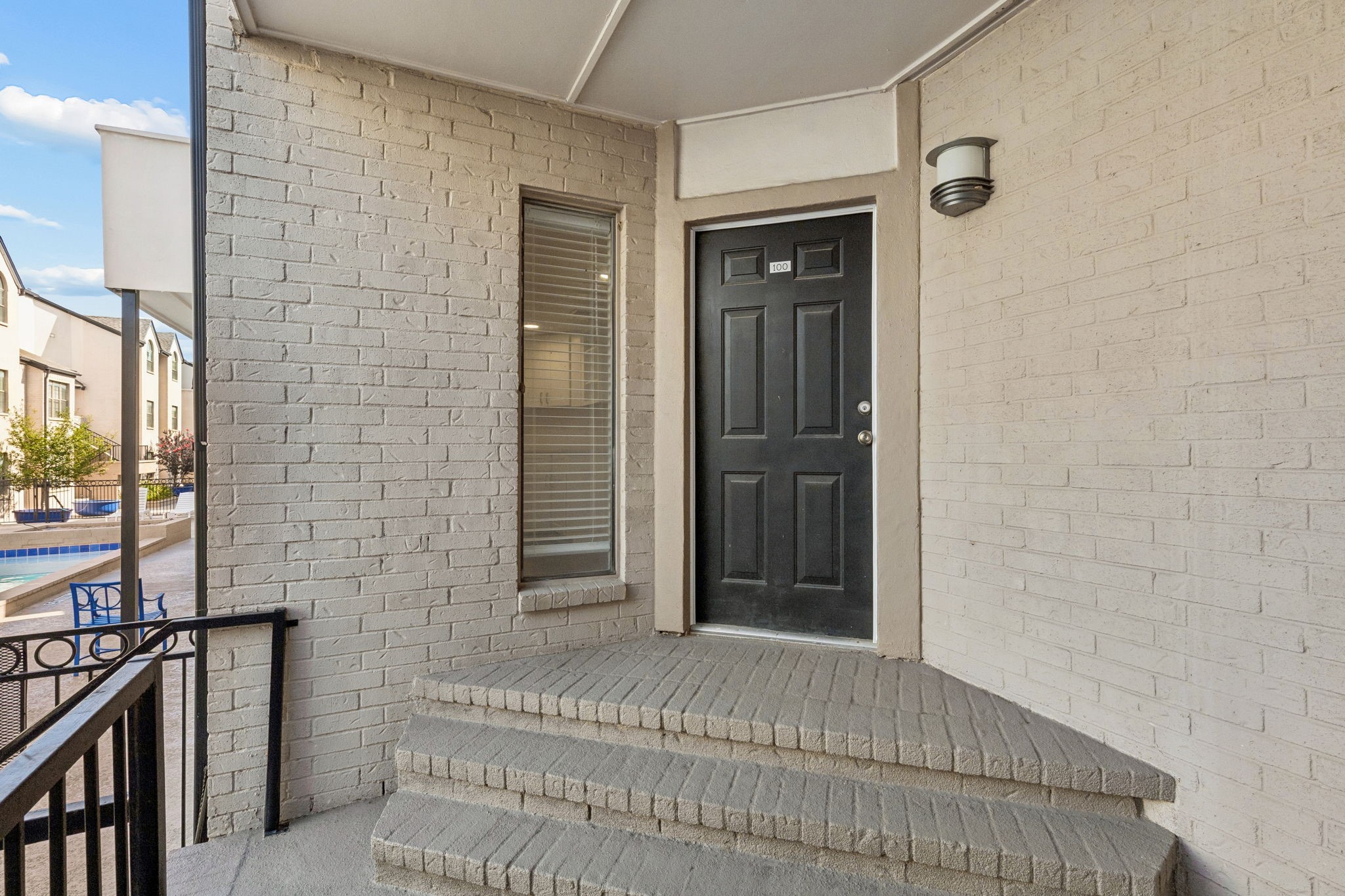 3901 Travis Street 100