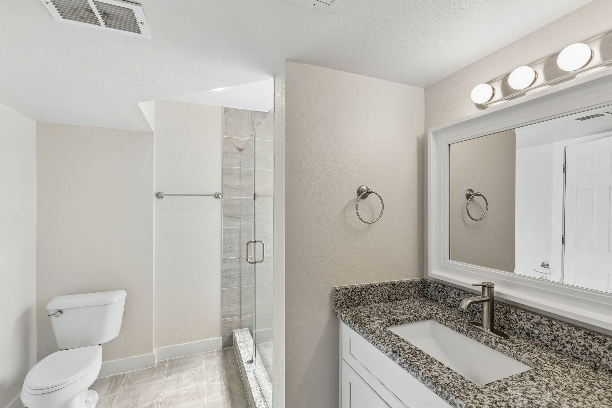 3901 Travis Street 100