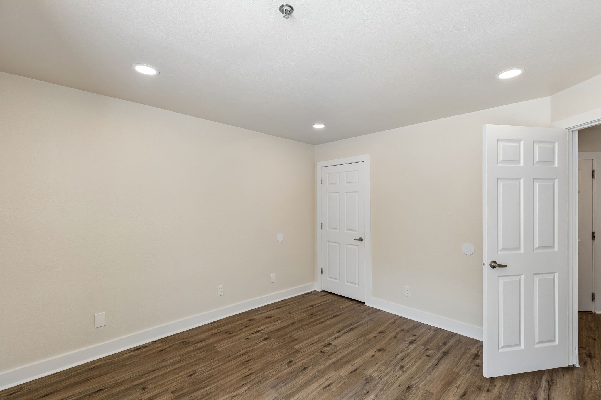 3901 Travis Street 100