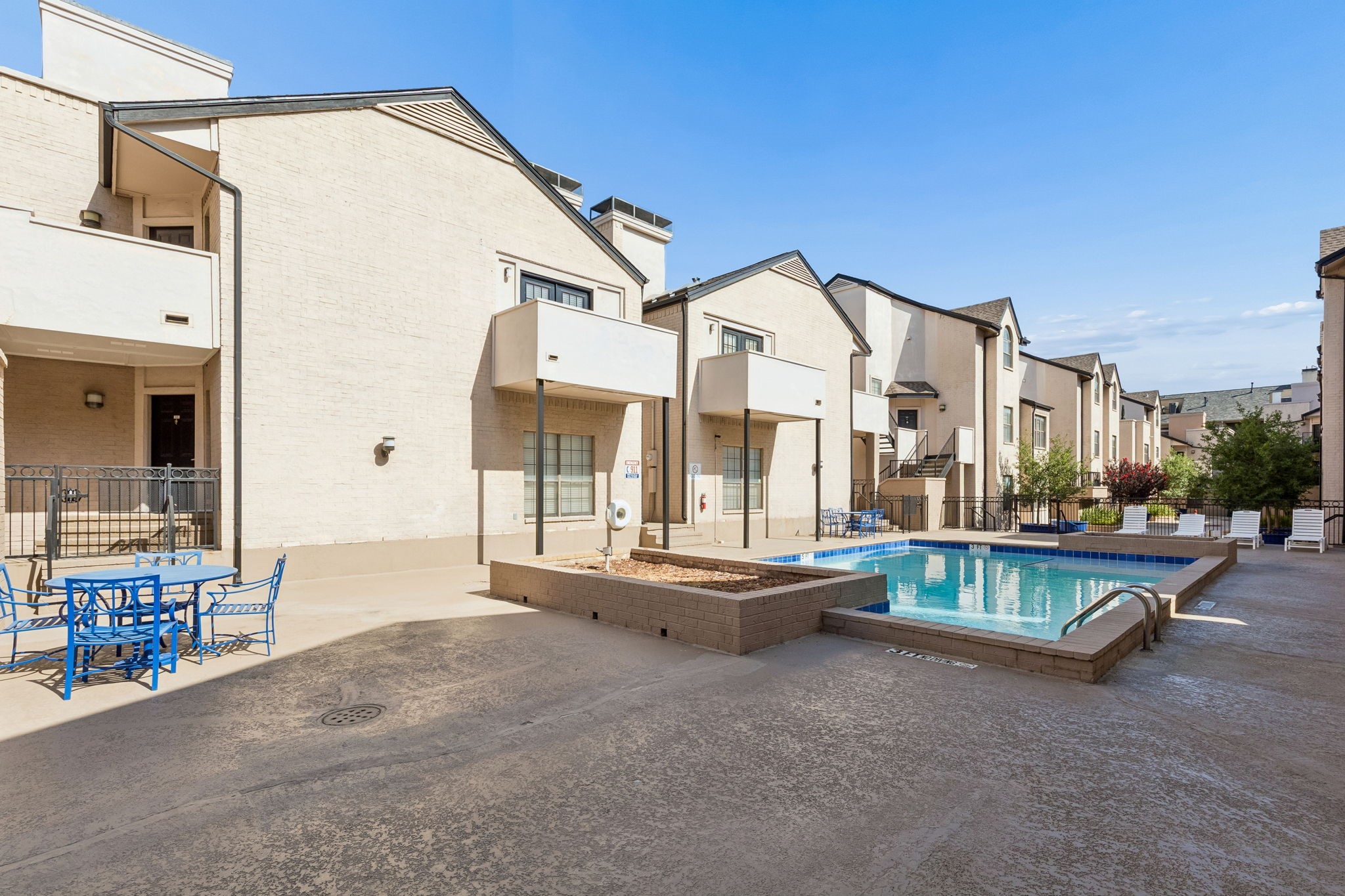 3901 Travis Street 100
