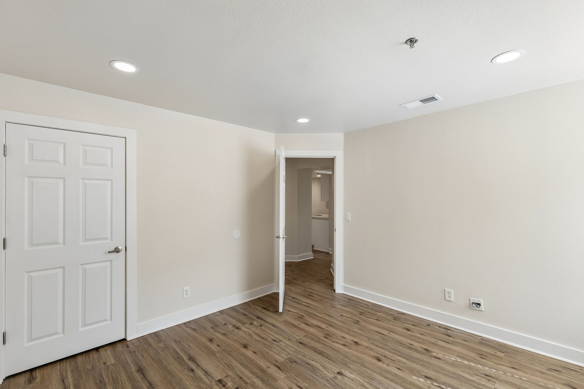 3901 Travis Street 100