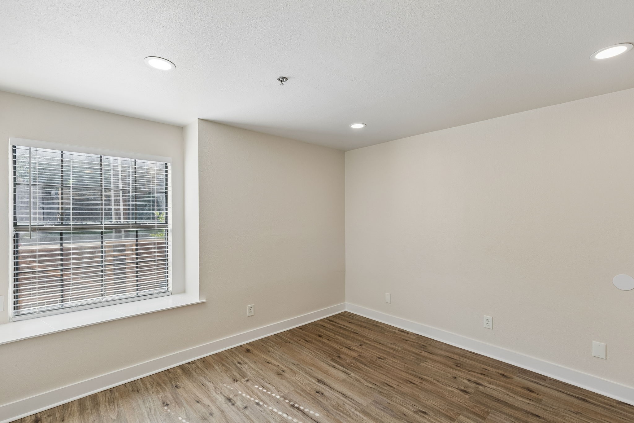 3901 Travis Street 100