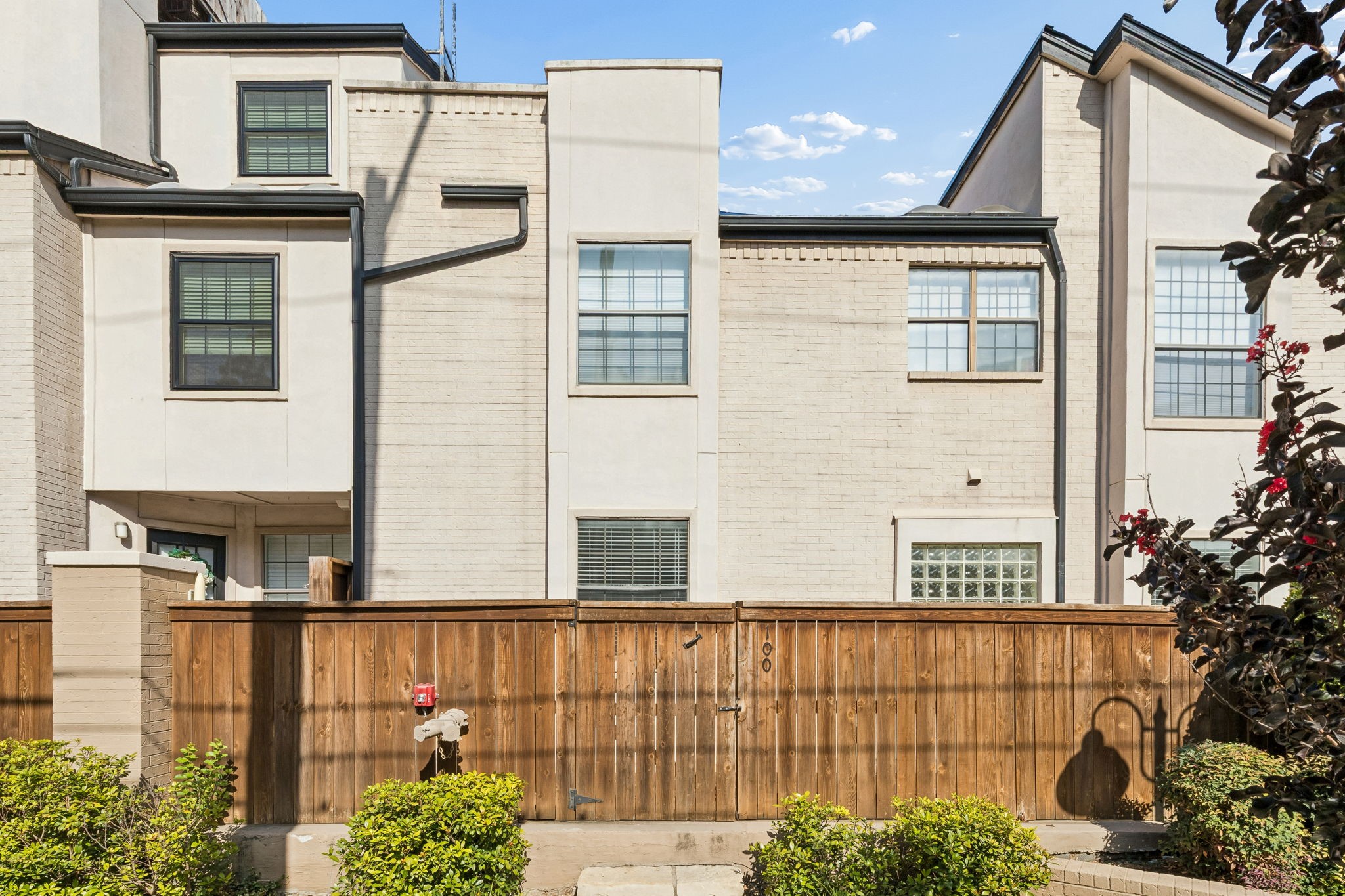 3901 Travis Street 100